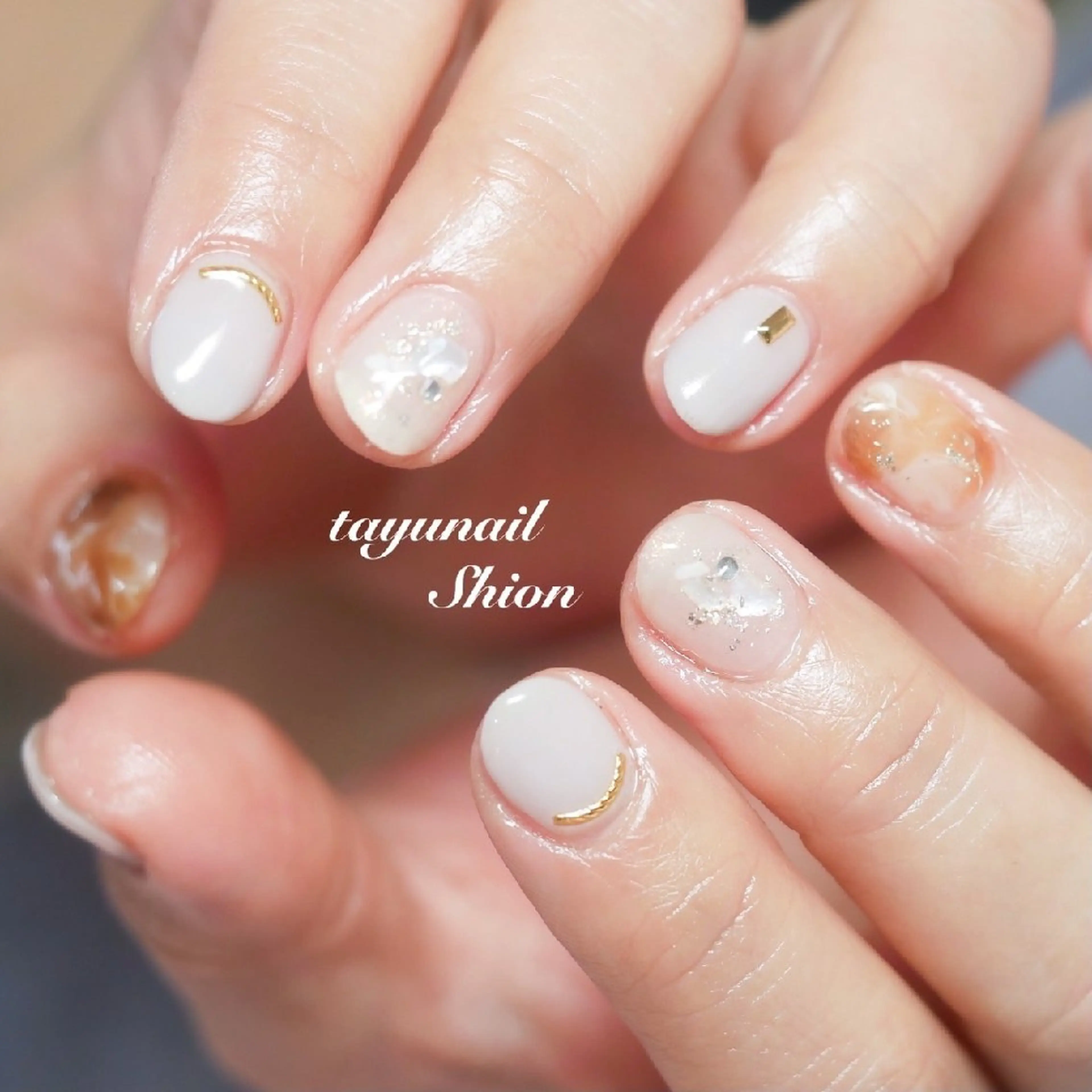 ネイル ブラウン ジェルネイル ニュアンスネイル パラジェル ホワイト ネイルサロン・ネイルスクール　たゆnail所属・ネイルサロン 【たゆnail】のネイルデザイン