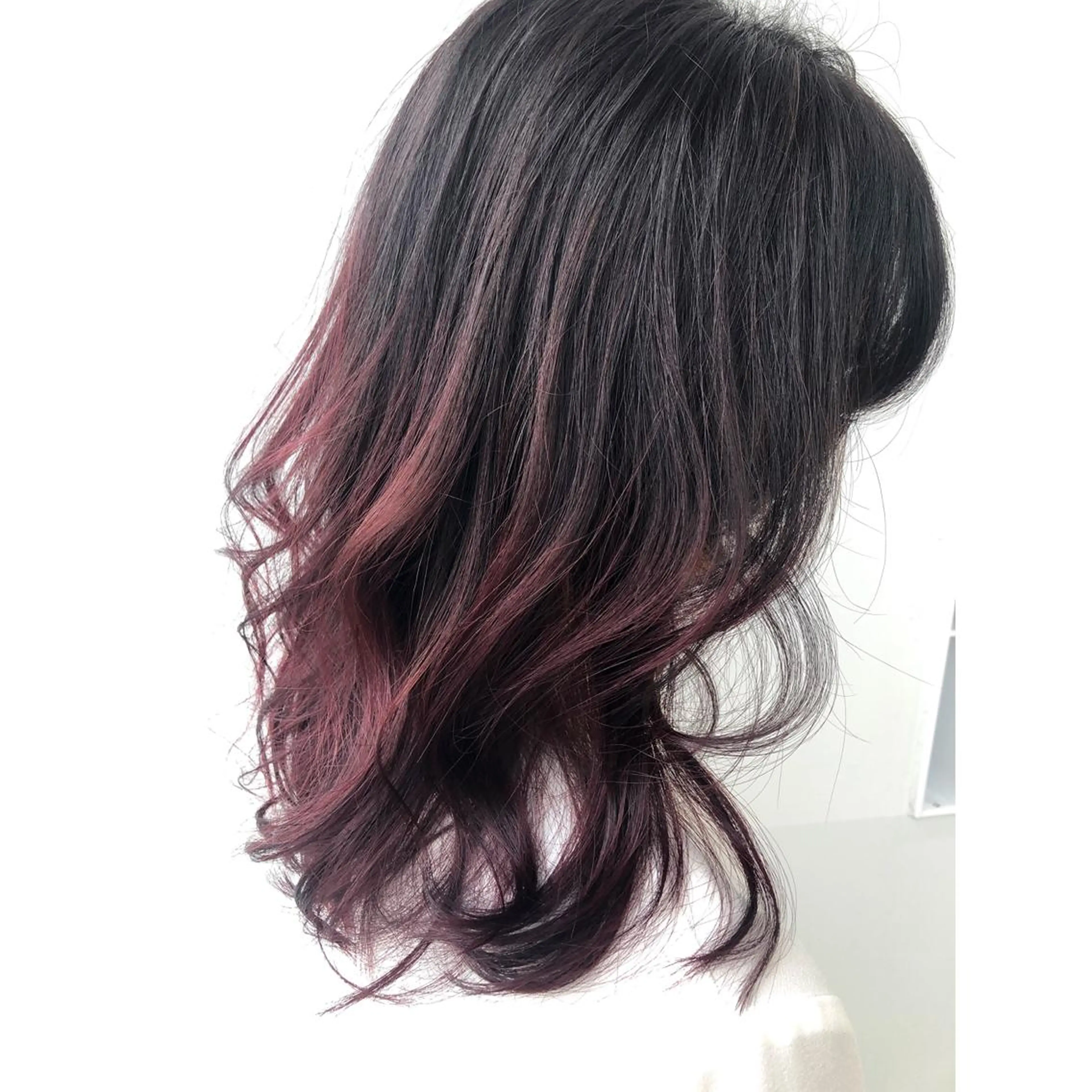 ミディアム カラー レッドカラー レイヤーカット トリートメント 推しカラー✨ オタク美容師ユウカのヘアスタイル