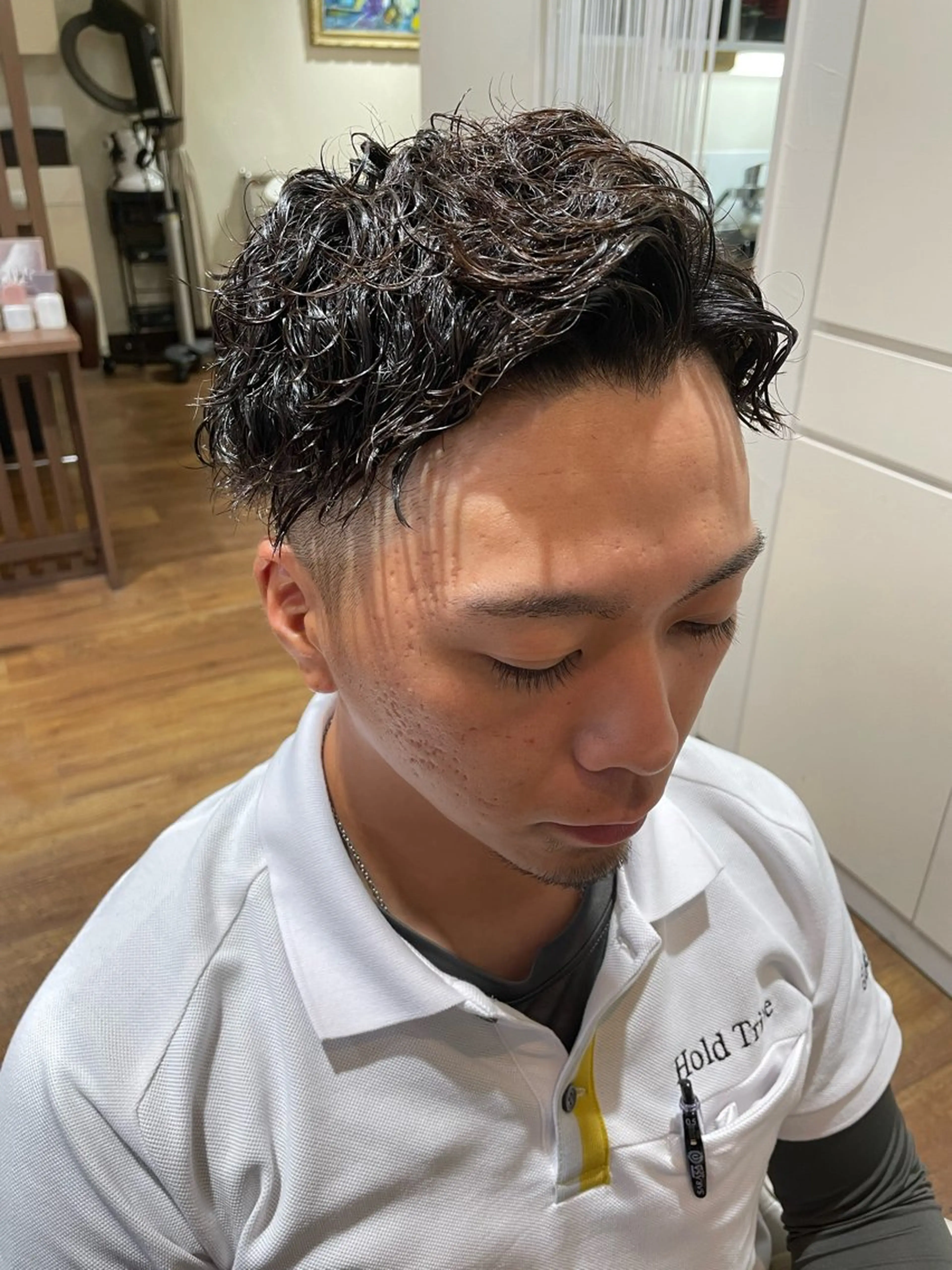 ショート パーマ メンズ メンズパーマ ツイストスパイラルパーマ ショートヘア スパイラルパーマ 絹村 健人のヘアスタイル