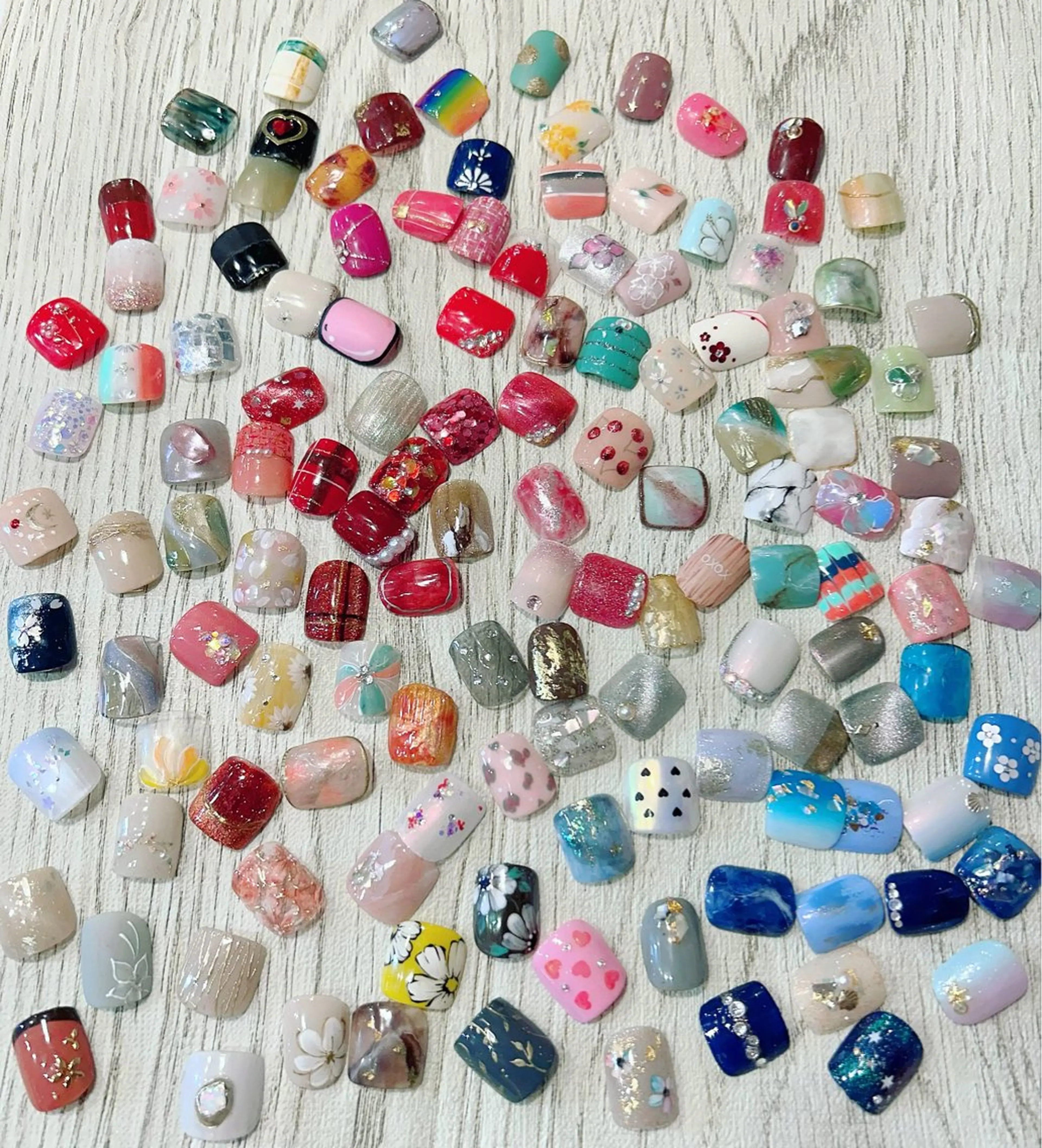 【オフ無】フット選べる1本アート👣カラー変更可能の写真