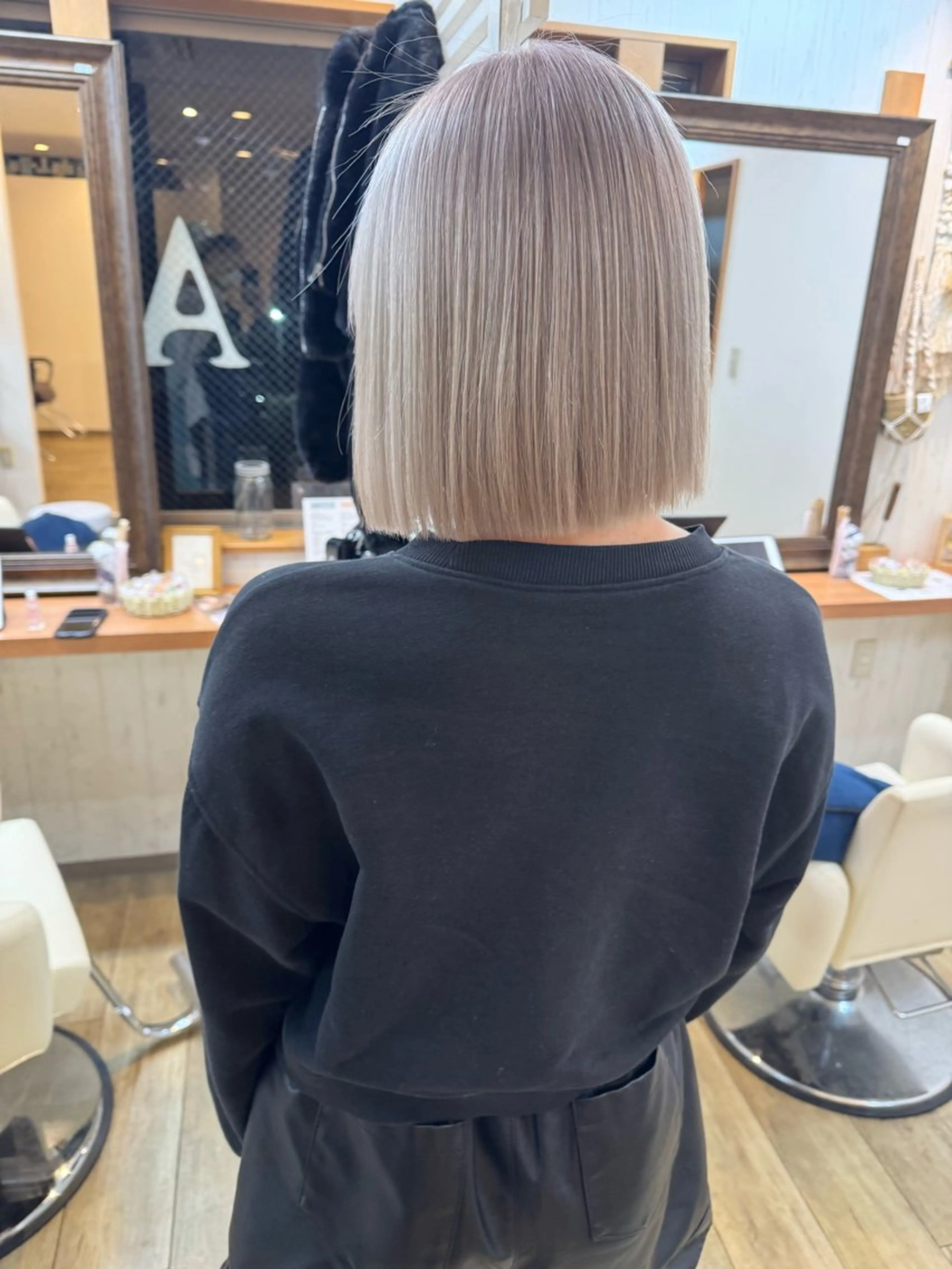 【🌈ブリーチ2回🌈】2回ケアブリーチ＋カラー+内部補修TRの写真