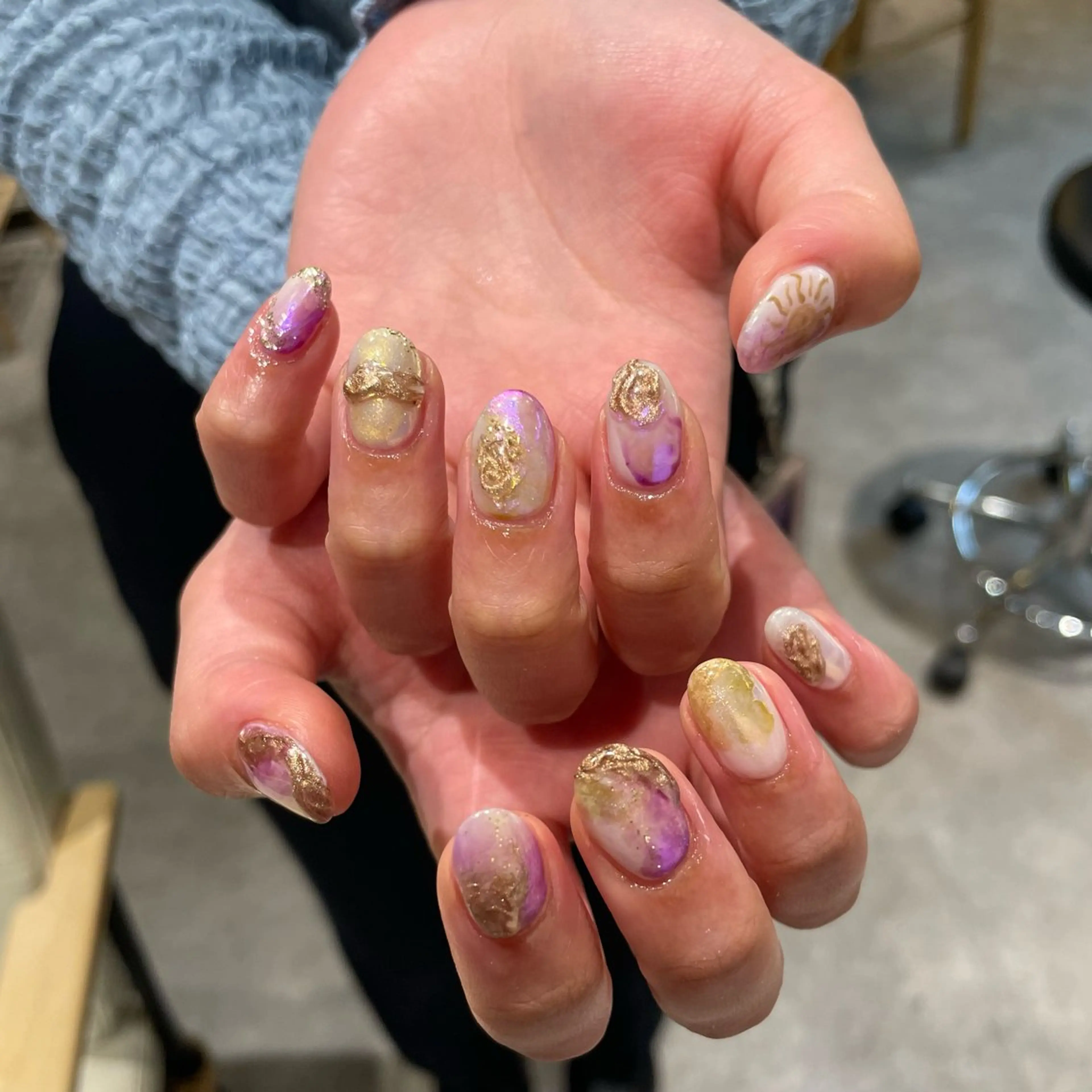 ネイル ミラーネイル ハンドネイル ハイトーン🦄ネイル 💞のぶちのネイルデザイン