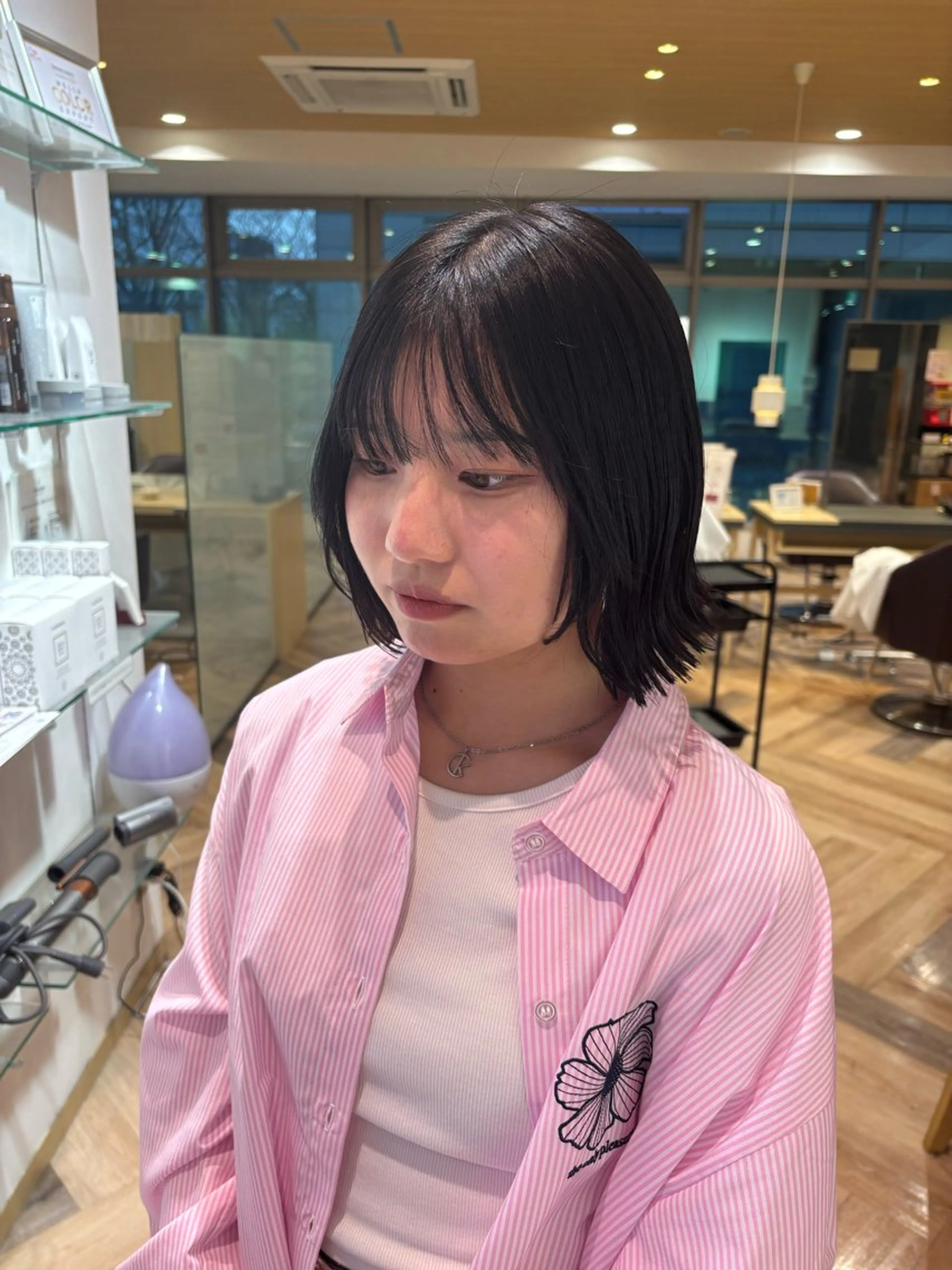 ショート カラー 顔周りカット カット ヘアカラー ゆい/パーマ/レイヤ ー/似合わせカラーのヘアスタイル