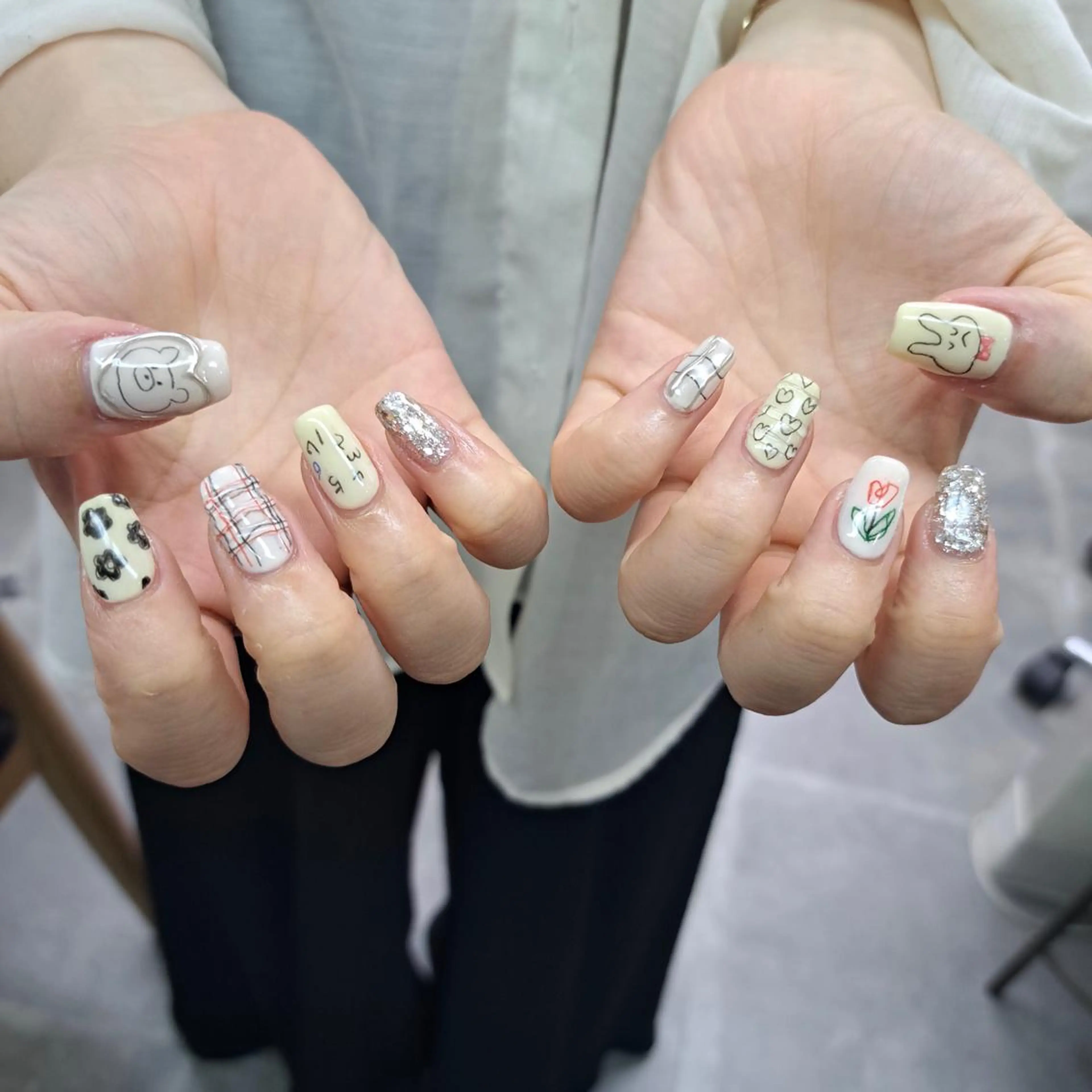 ネイル アートネイル ジェルネイル ニュアンスネイル スカルプネイル nailstudio eviz新宿店のネイルデザイン