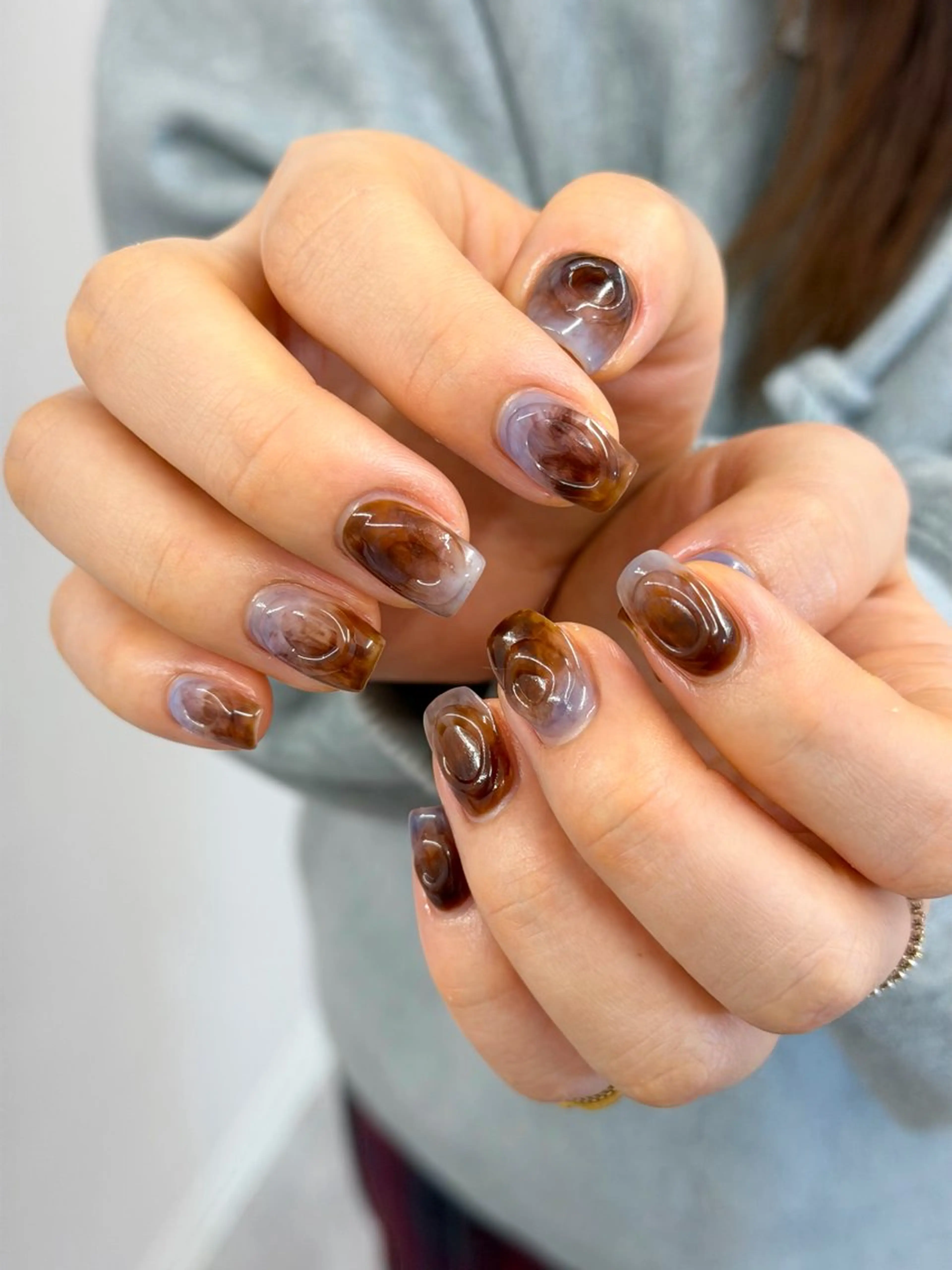 ネイル ブラウン ジェルネイル グラデーション マグネットネイル ニュアンスネイル ハンドネイル ハンドケア Bana_ Nailのネイルデザイン