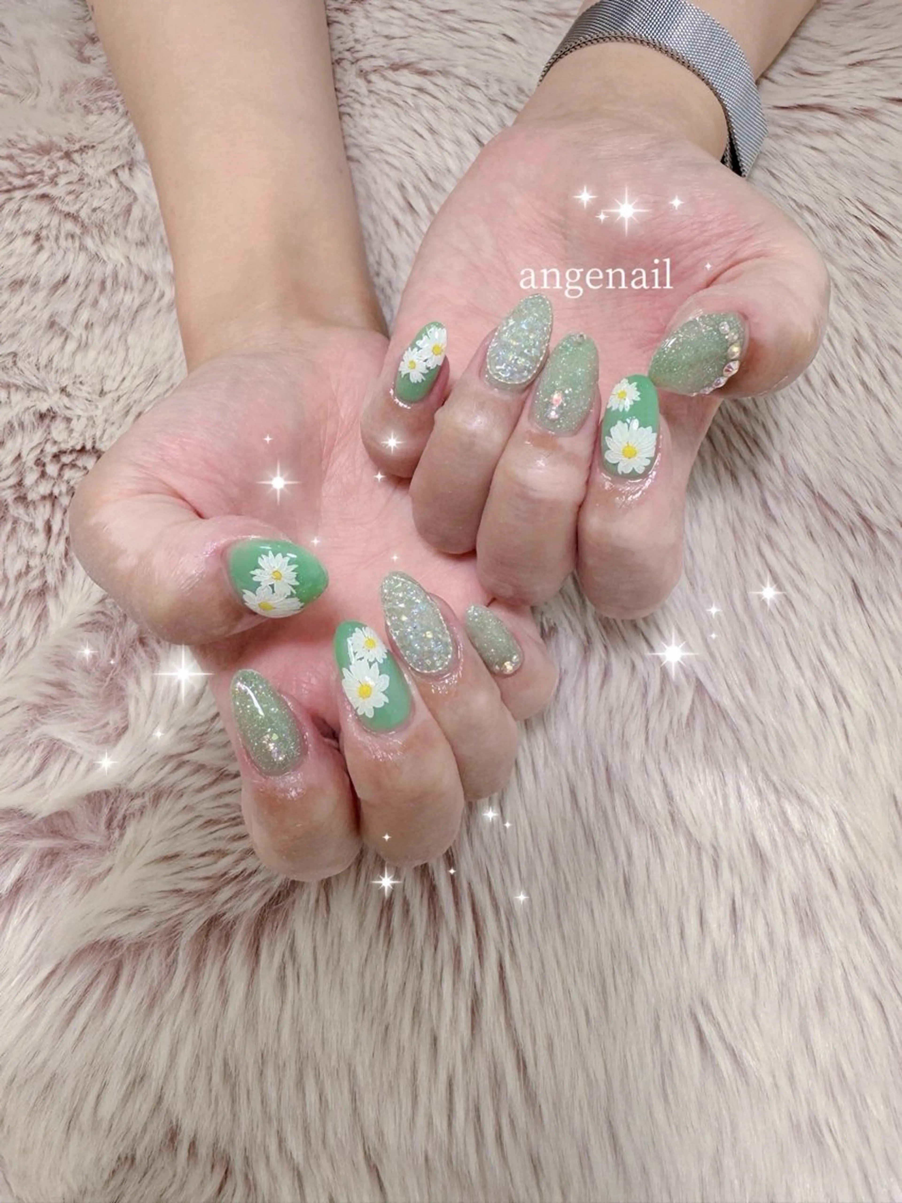 ネイル ハンドネイル オーナーネイリスト MAKIのネイルデザイン