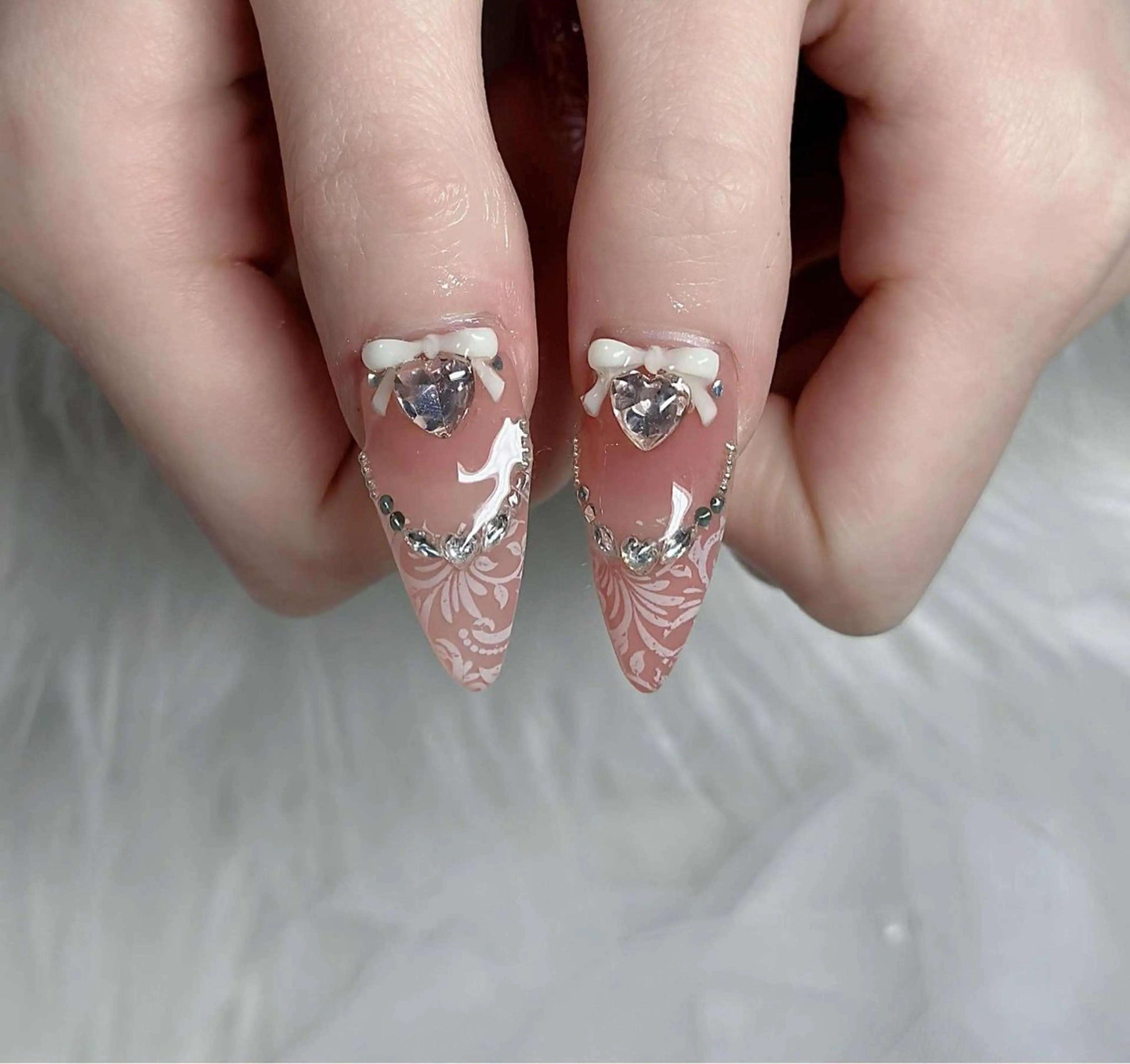 ネイル オーロラネイル フレンチネイル ジェルネイル ハロウィン キラキラネイル ハンドネイル H.baby Nail Salonのネイルデザイン