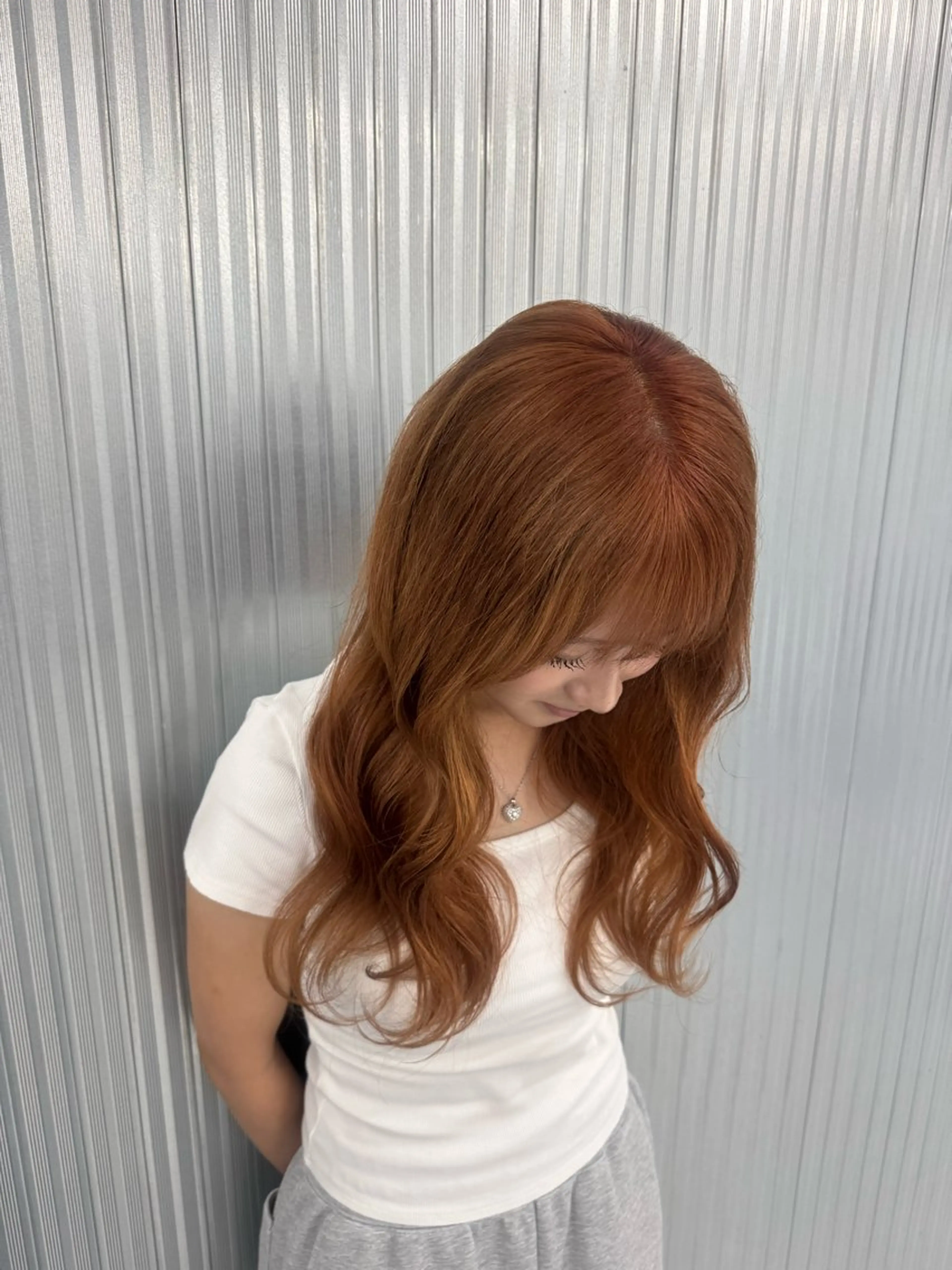 セミロング カラー ベージュカラー オレンジ オレンジベージュ ヘアカラー トリートメント 透明感/ 艶ハイトーン/梨桜のヘアスタイル