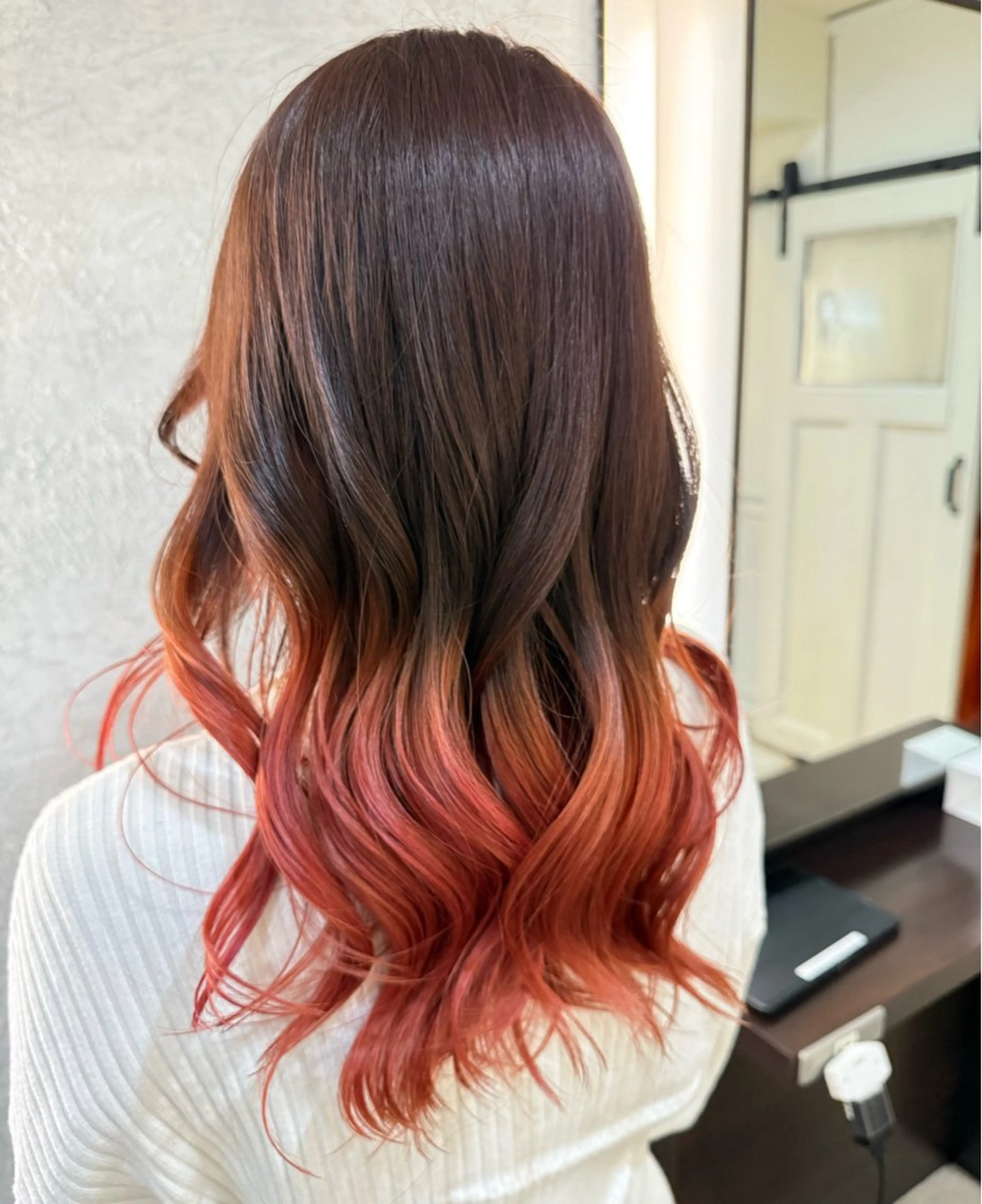 セミロング カラー ブリーチ カシス ピンクカラー 石垣廣乃 /Hironoのヘアスタイル