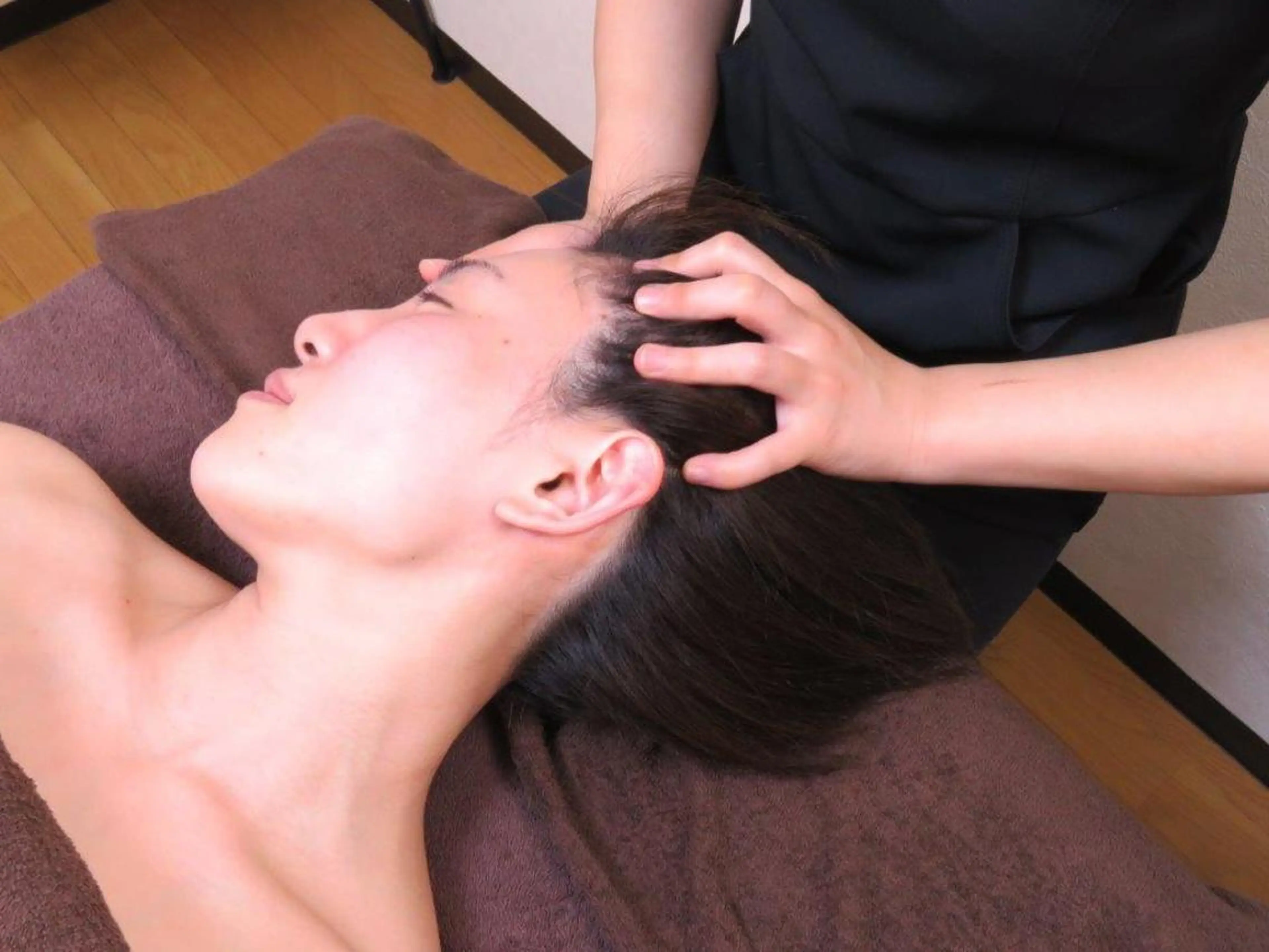 ニキビ・毛穴改善 🌿ハーブピーリングのエステ・リラクイメージ