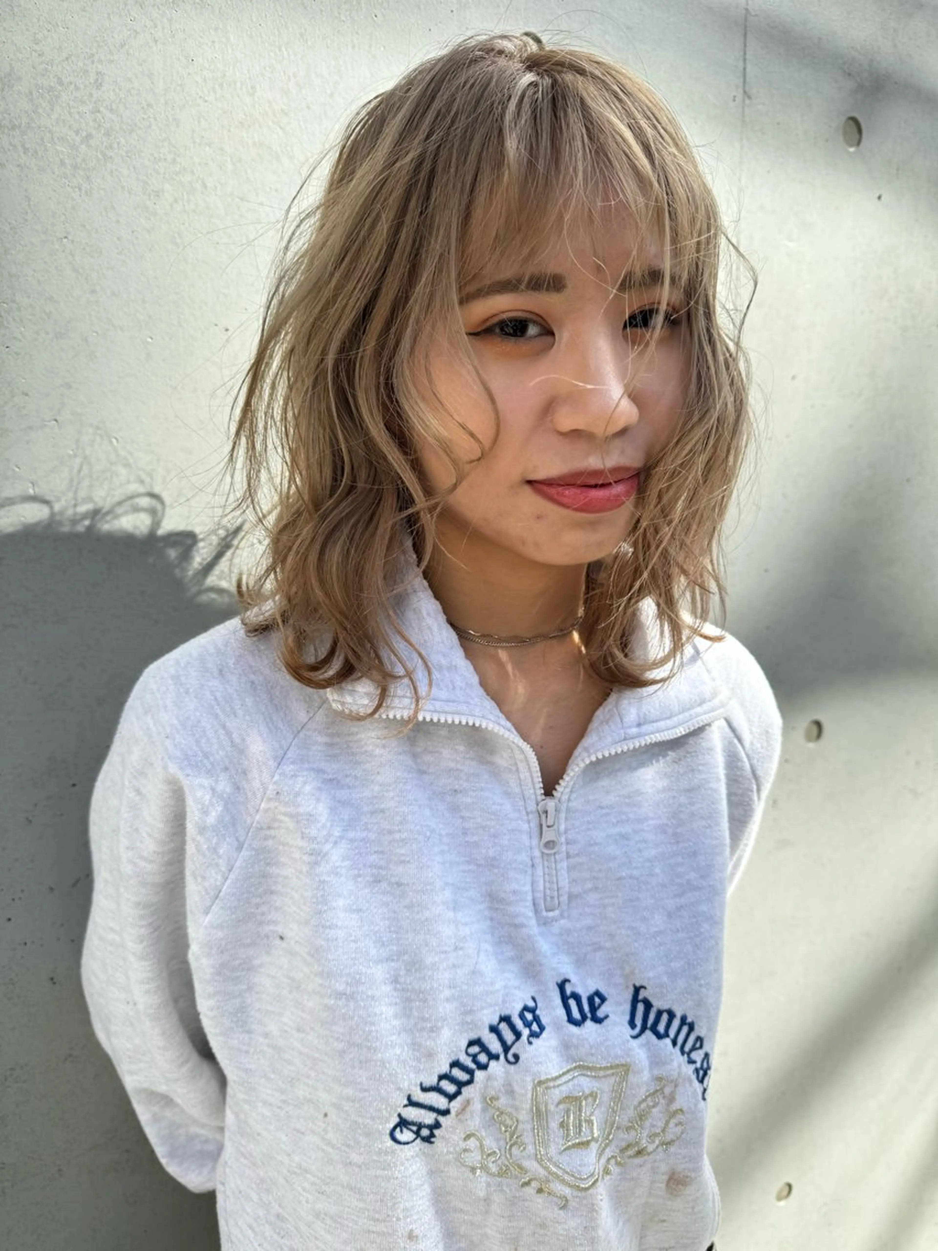 ミディアム カラー dao/ミルクティー /ブラウン/ブロンドのヘアスタイル