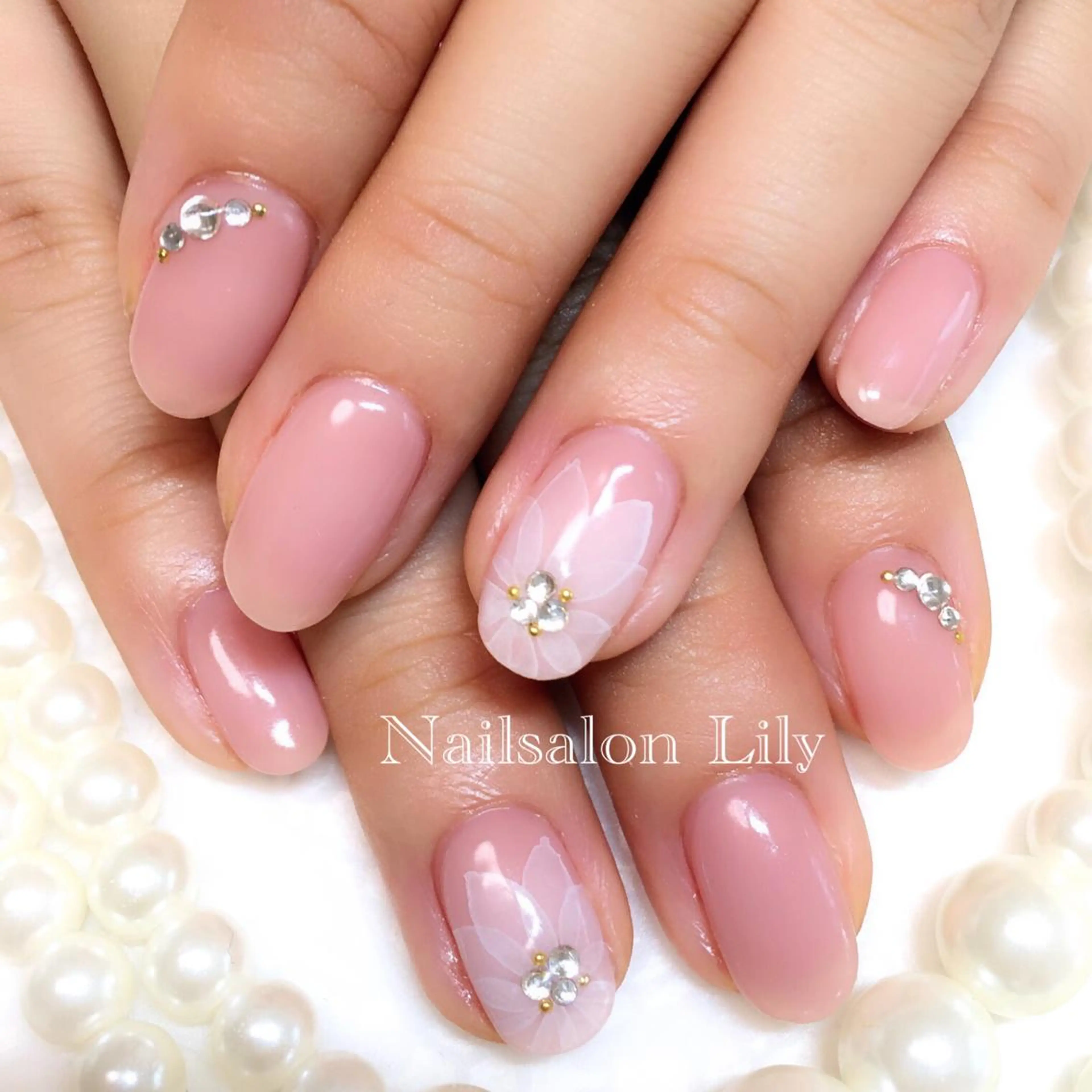 ネイル フラワーネイル Nailsalon Lilyのネイルデザイン