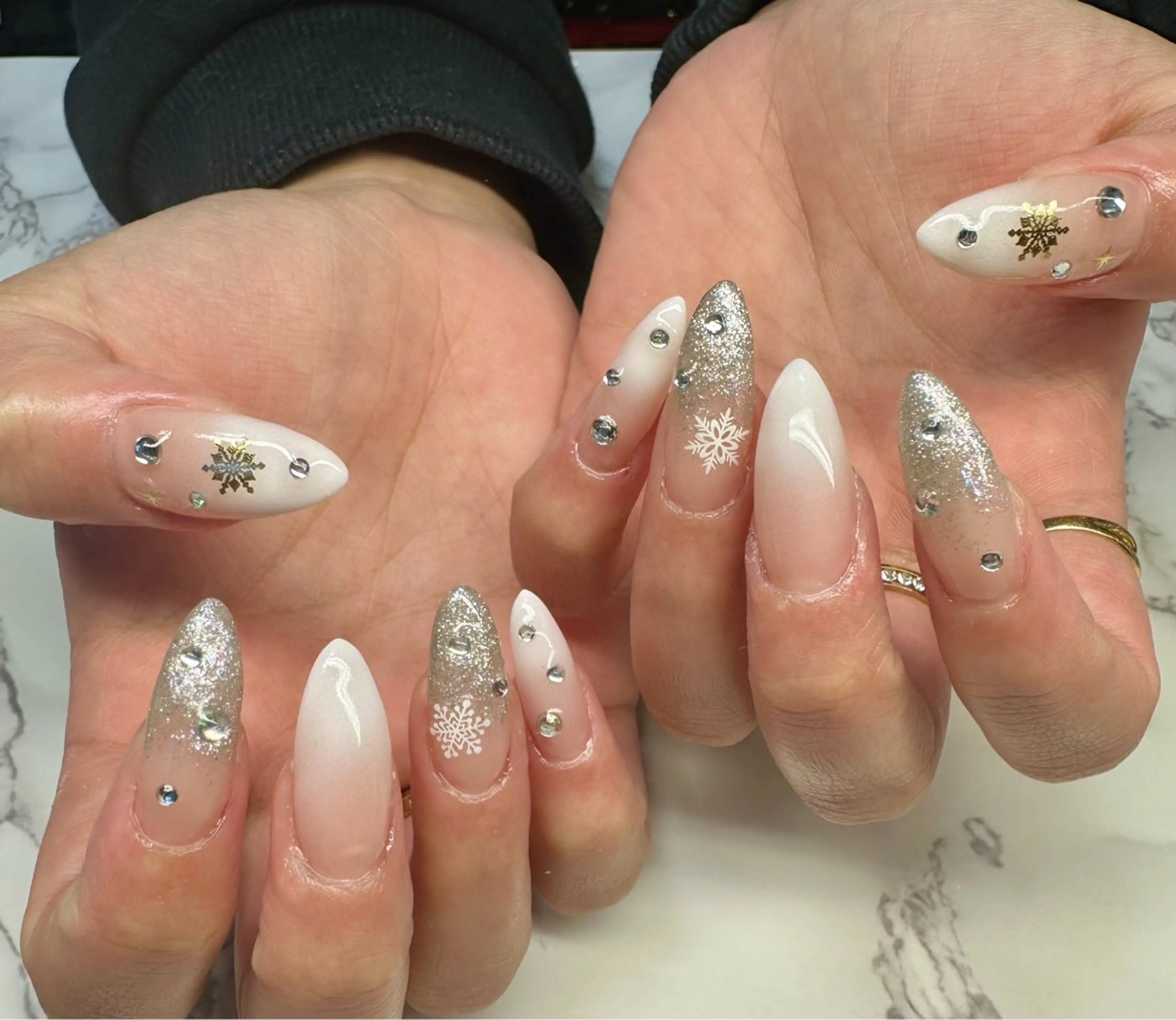 ネイル アートネイル チークネイル フレンチネイル キラキラネイル マグネットネイル M.N_ nailのネイルデザイン