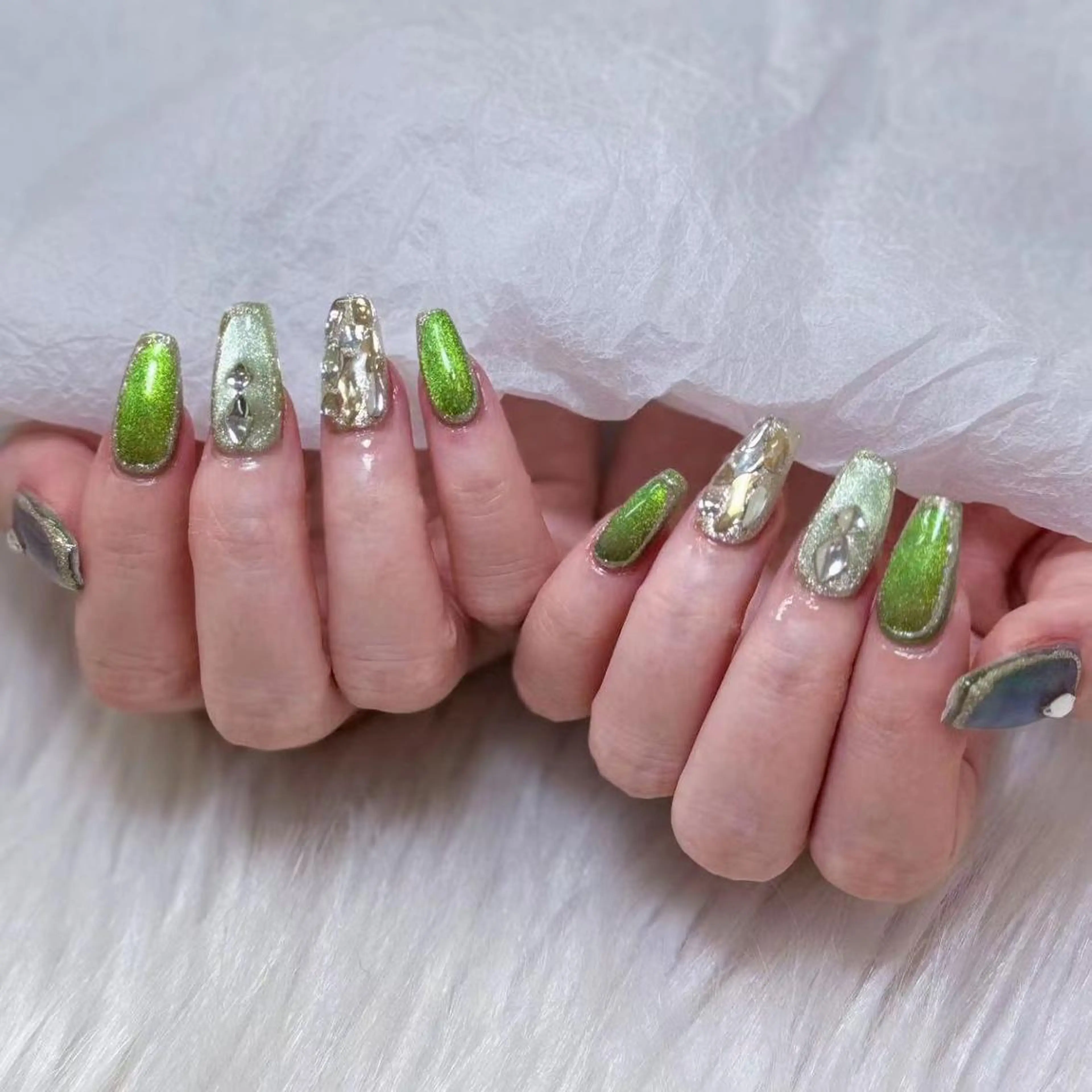 ネイル アートネイル オーロラネイル フラッシュネイル ガーリー キラキラネイル ハンドネイル Diamond NAIL💝のネイルデザイン