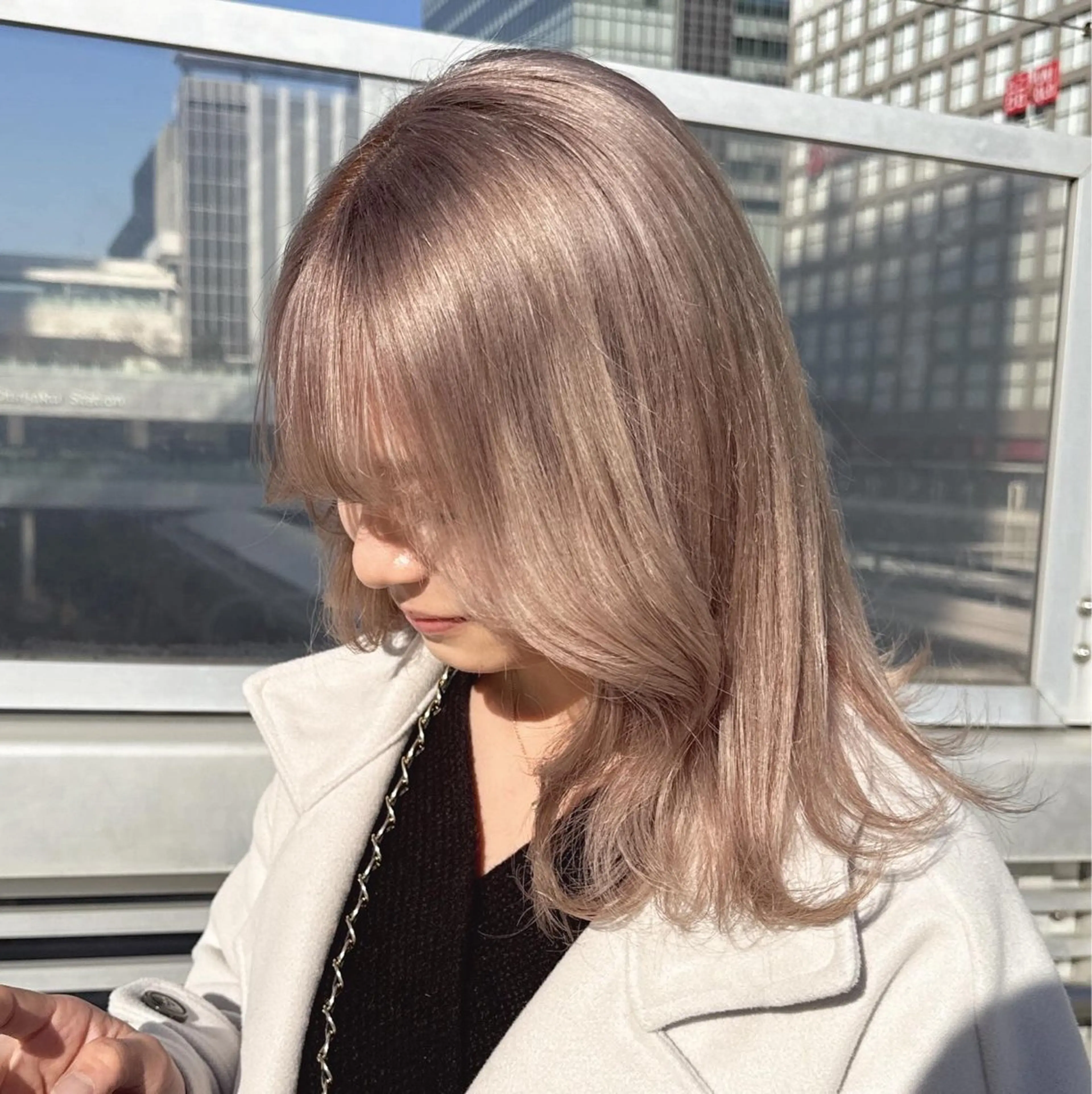 ミディアム ヘアカラー トリートメント サロウィン新宿三丁目East所属・💕冬モテ×上品色気 モテヘア💕山田航介のヘアスタイル