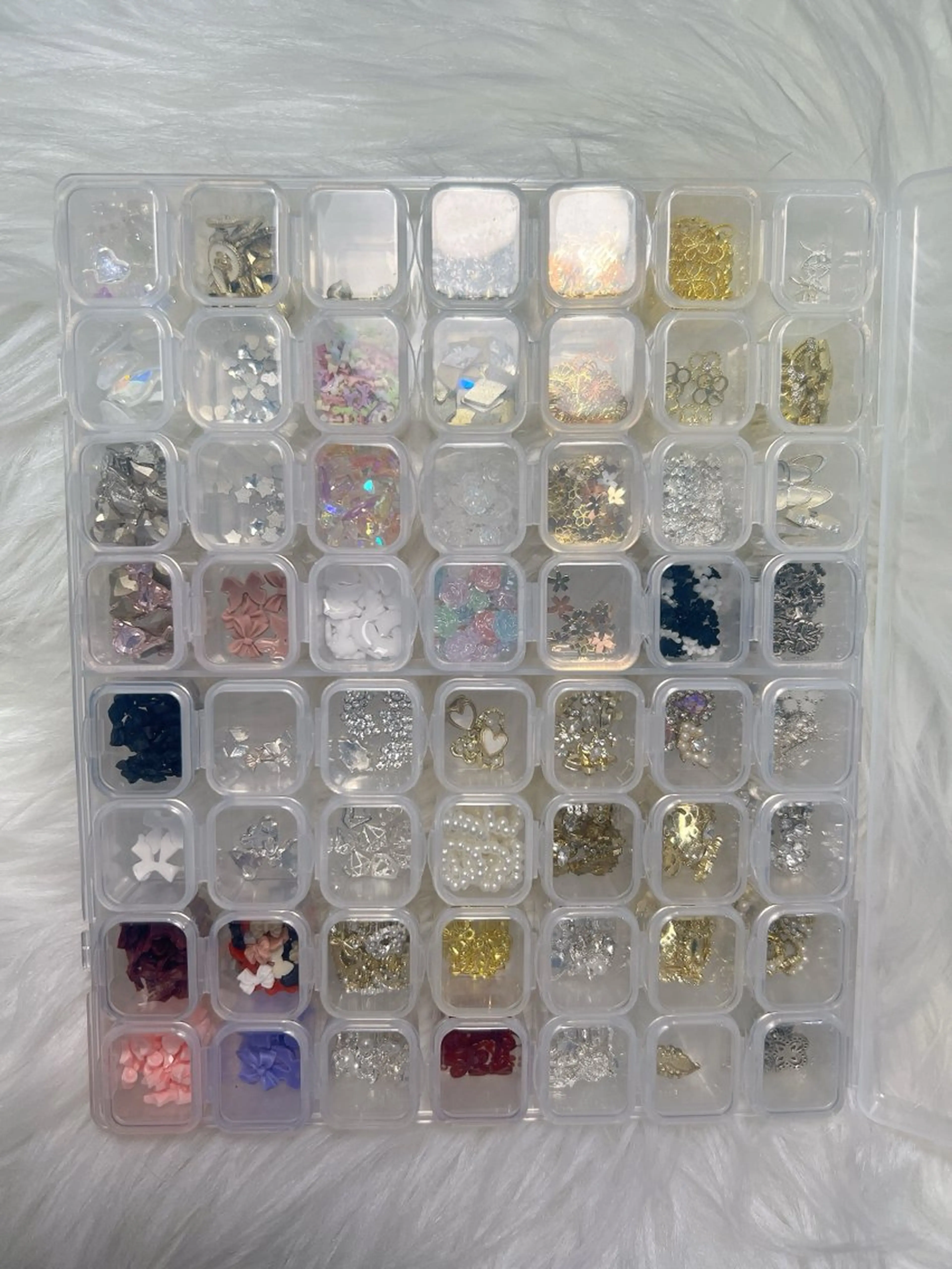 ワンカラーorラメグラにジュエリーパーツ💎(※4つまで)⚠️必ず補足説明をご確認ください⚠️の写真