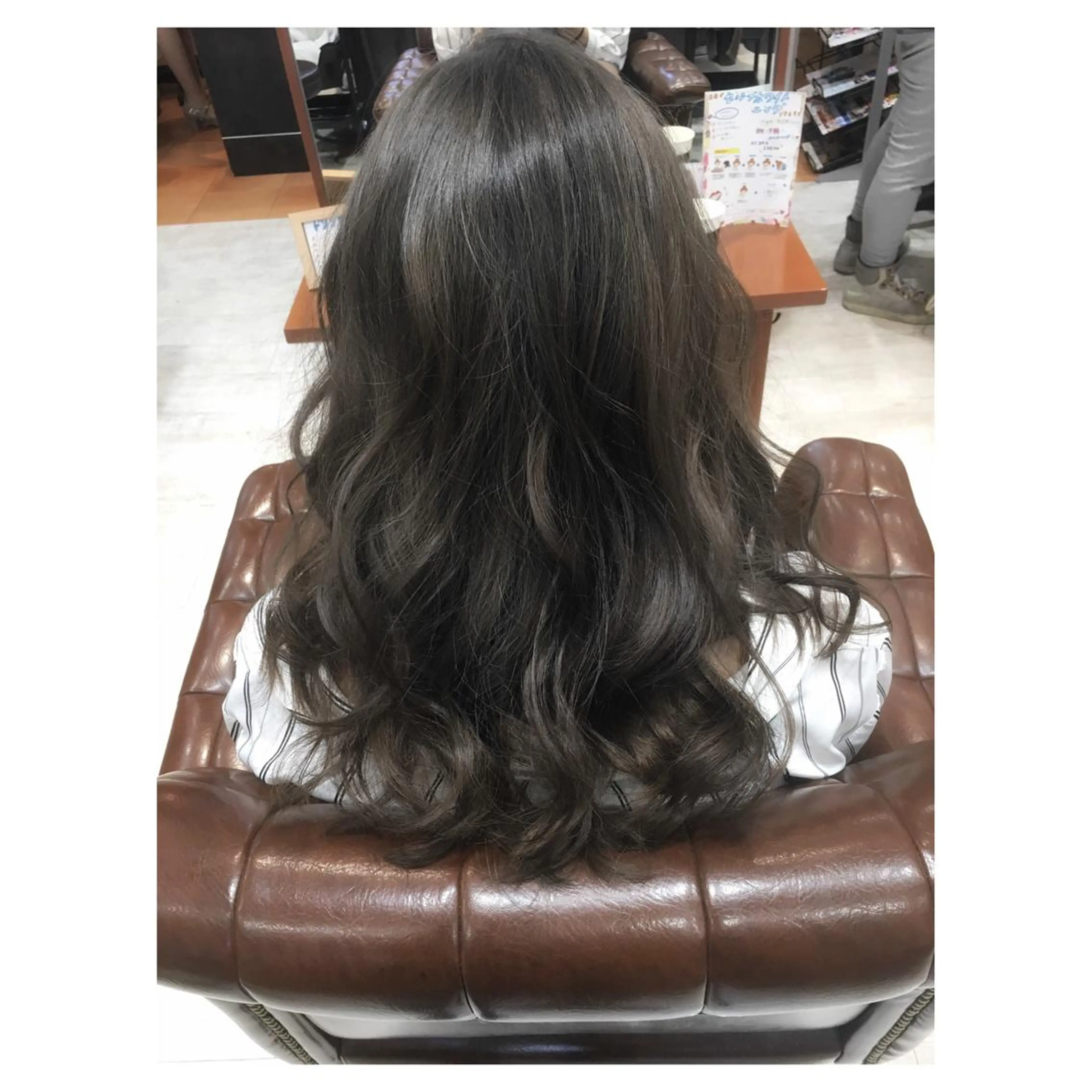 ロング カラー アッシュ イルミナカラー biscohair 髪にドラマを。のヘアスタイル