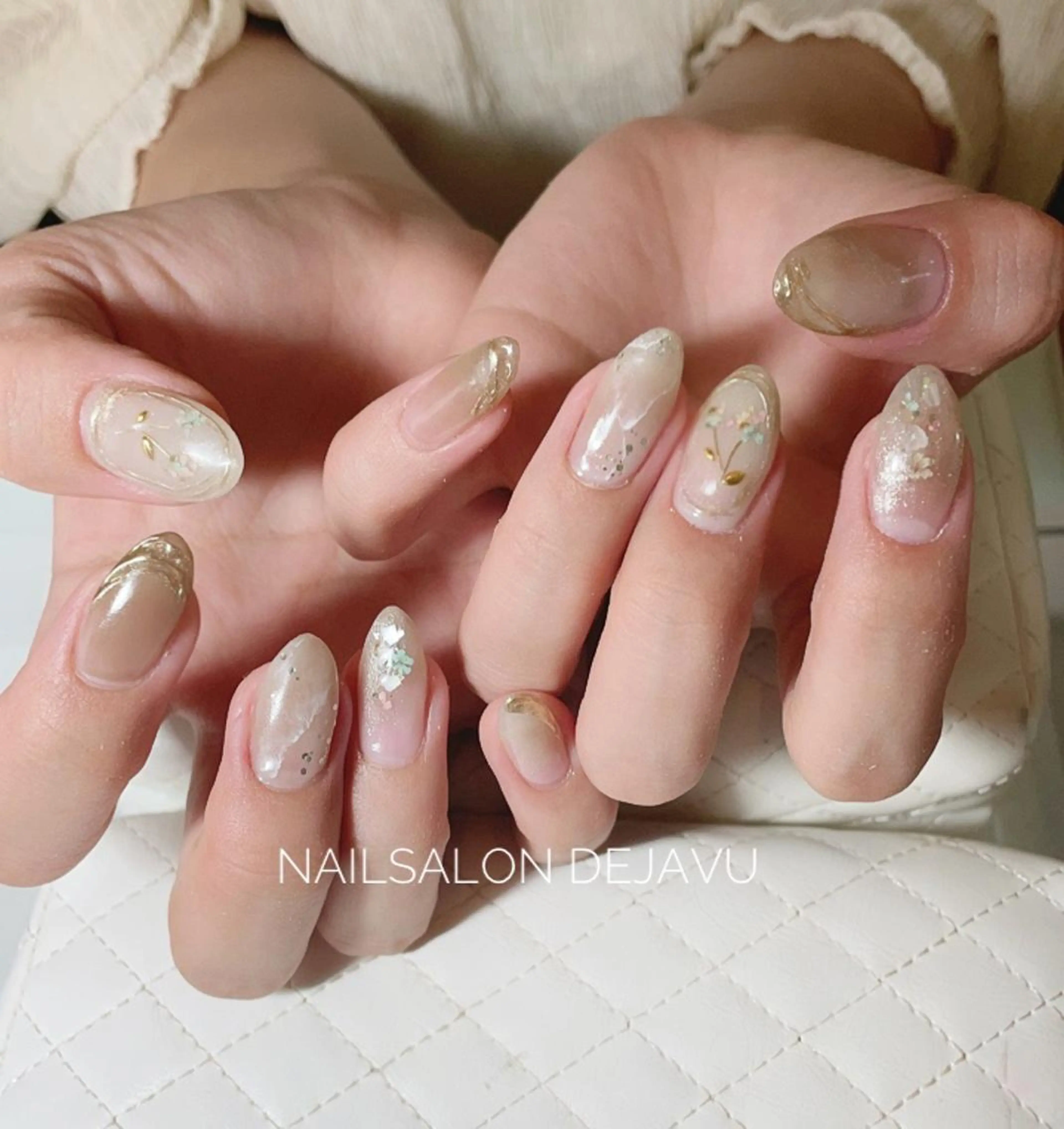 ネイル アートネイル フラワーネイル ラメ(グリッター) 春ネイル Dejavu所属・Nail salon Dejavu 🌿のネイルデザイン