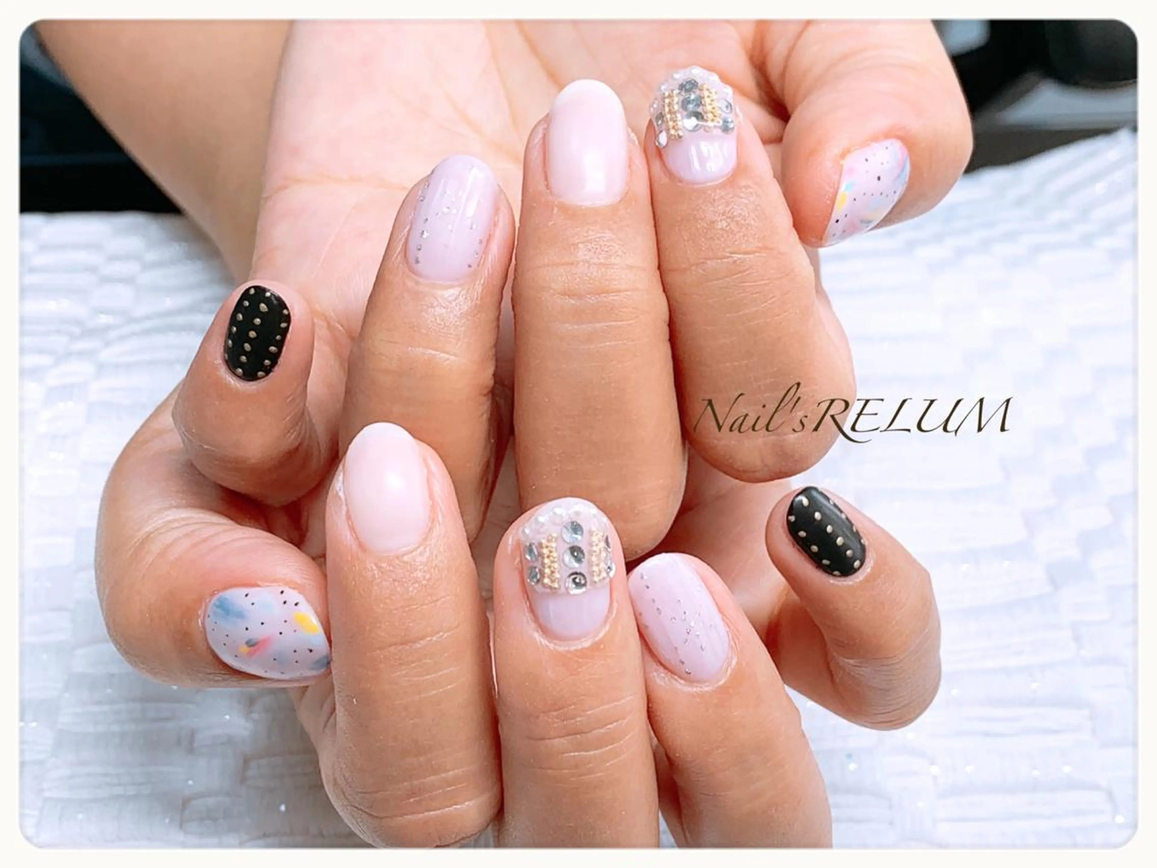 ネイル 持ち込み THECOLORS所属・近貞 莉奈のネイルデザイン