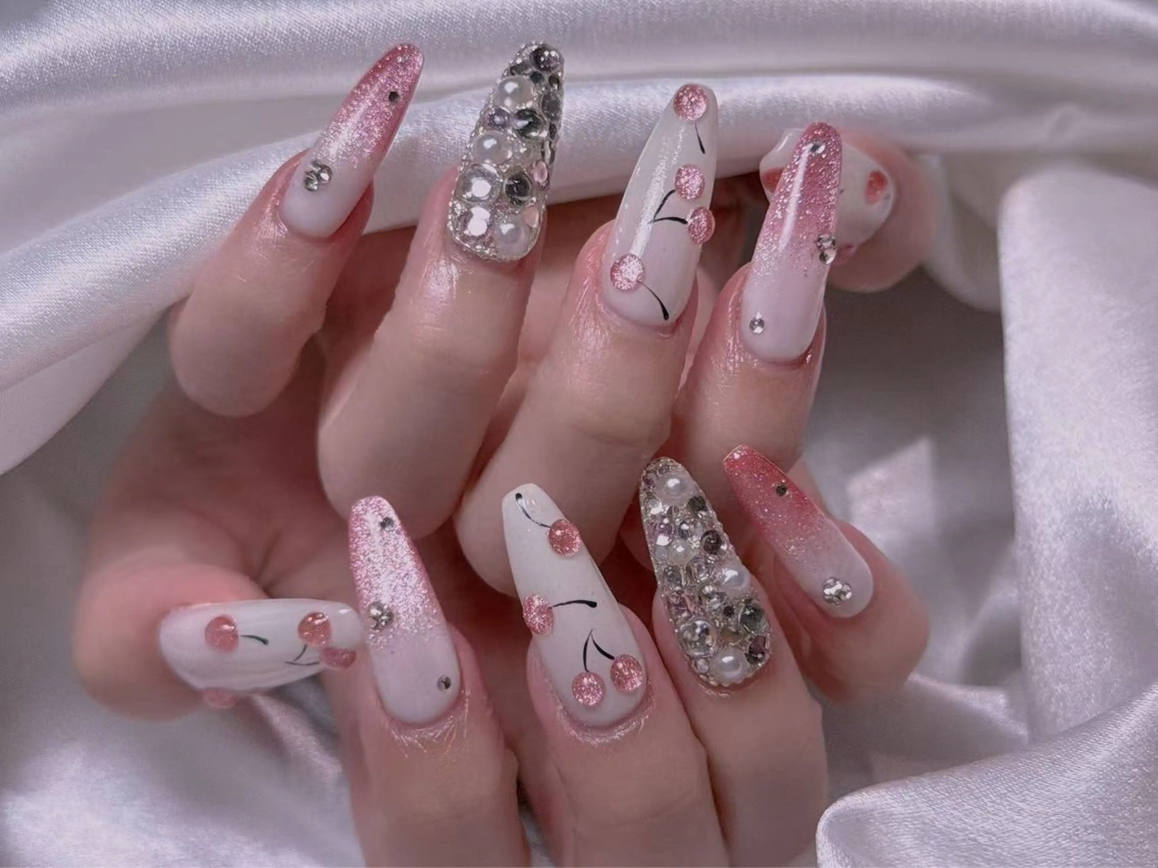 ネイル M2ネイルサロン【長さ出し&フィルイン導入店】所属・長さ出し専門店 RIRIのネイルデザイン