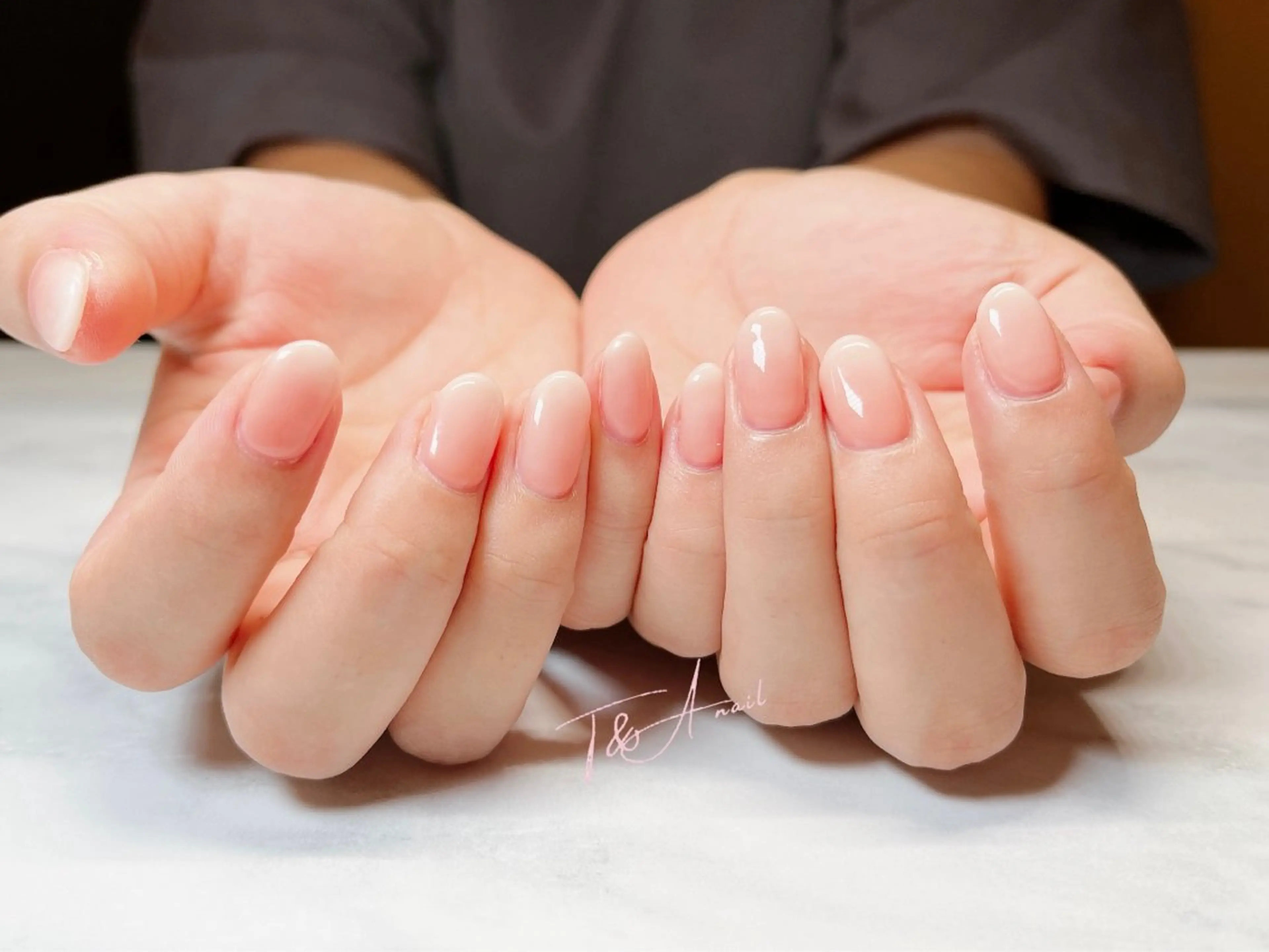 ネイル ジェルネイル グラデーション スカルプネイル ホワイト ハンドネイル T&A nailのネイルデザイン