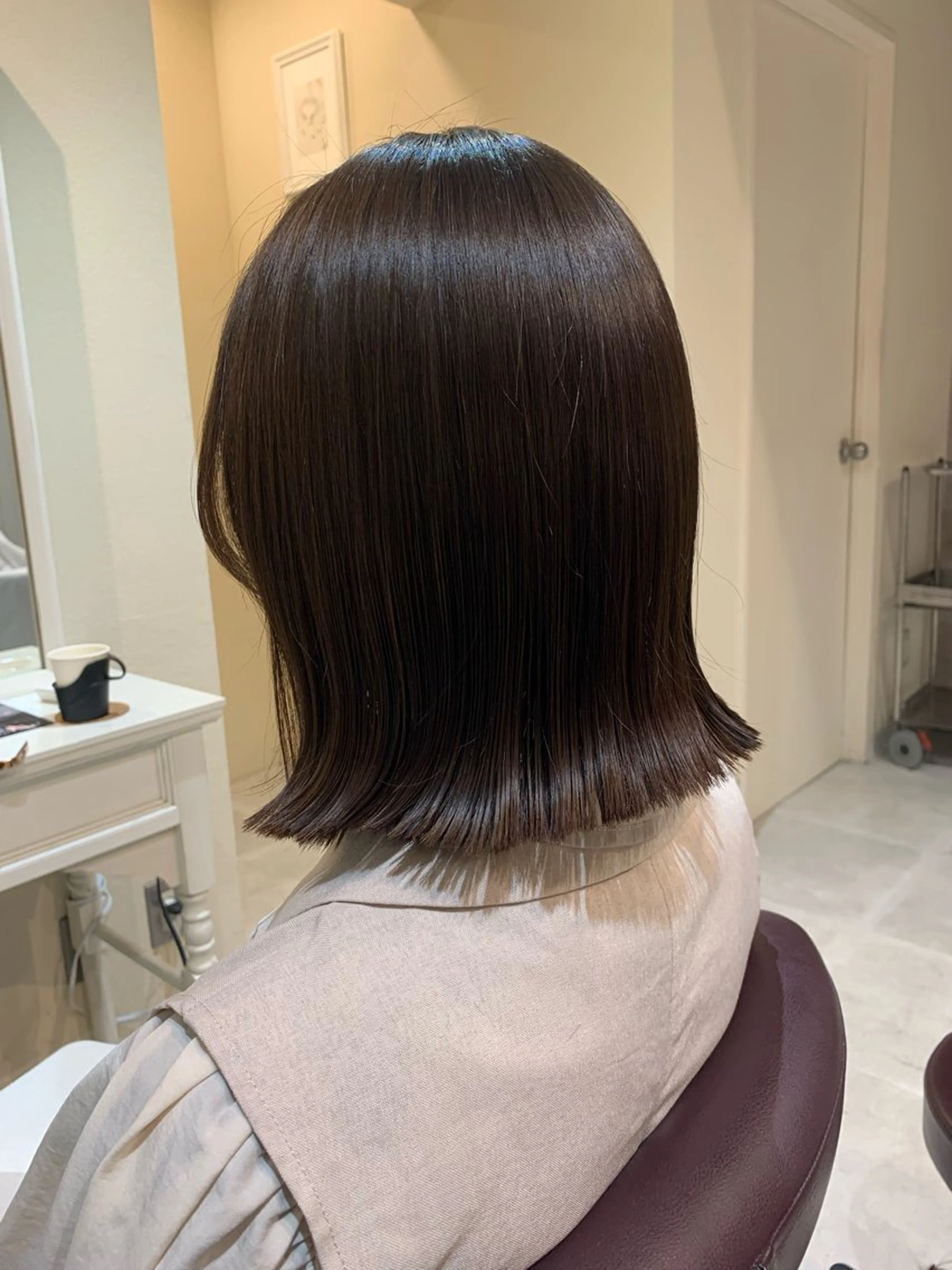 ミディアム カラー 切りっぱなしボブ 透明感カラー ボブ 外ハネヘア カット ヘアカラー トリートメント SALOWIN名古屋栄店所属・Yuuki🌷名古屋 栄 カラー/ボブのヘアスタイル