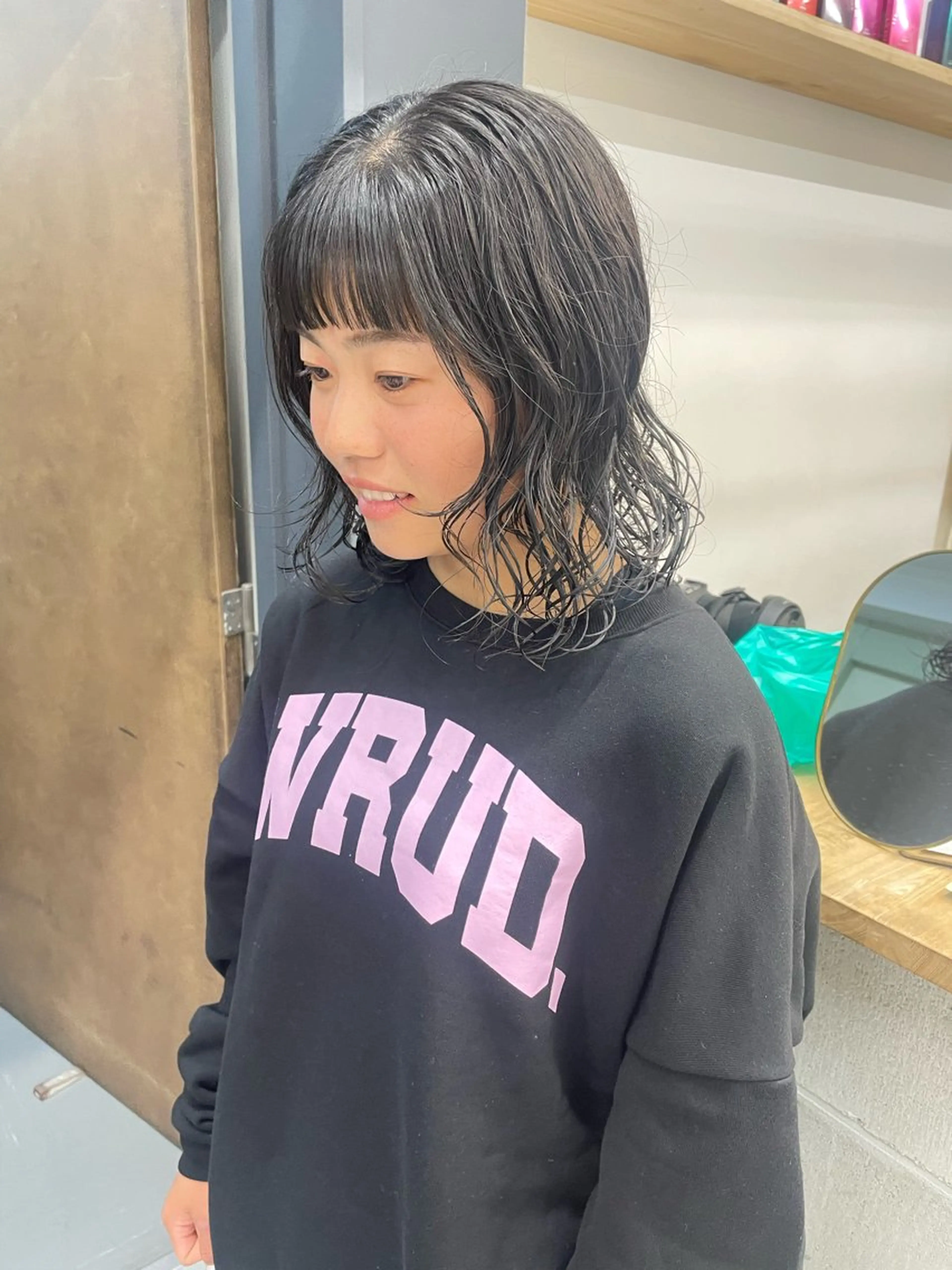 ミディアム パーマ 伸ばしかけ パーマ カットモデル/ ハイトーン/ゆうあのヘアスタイル