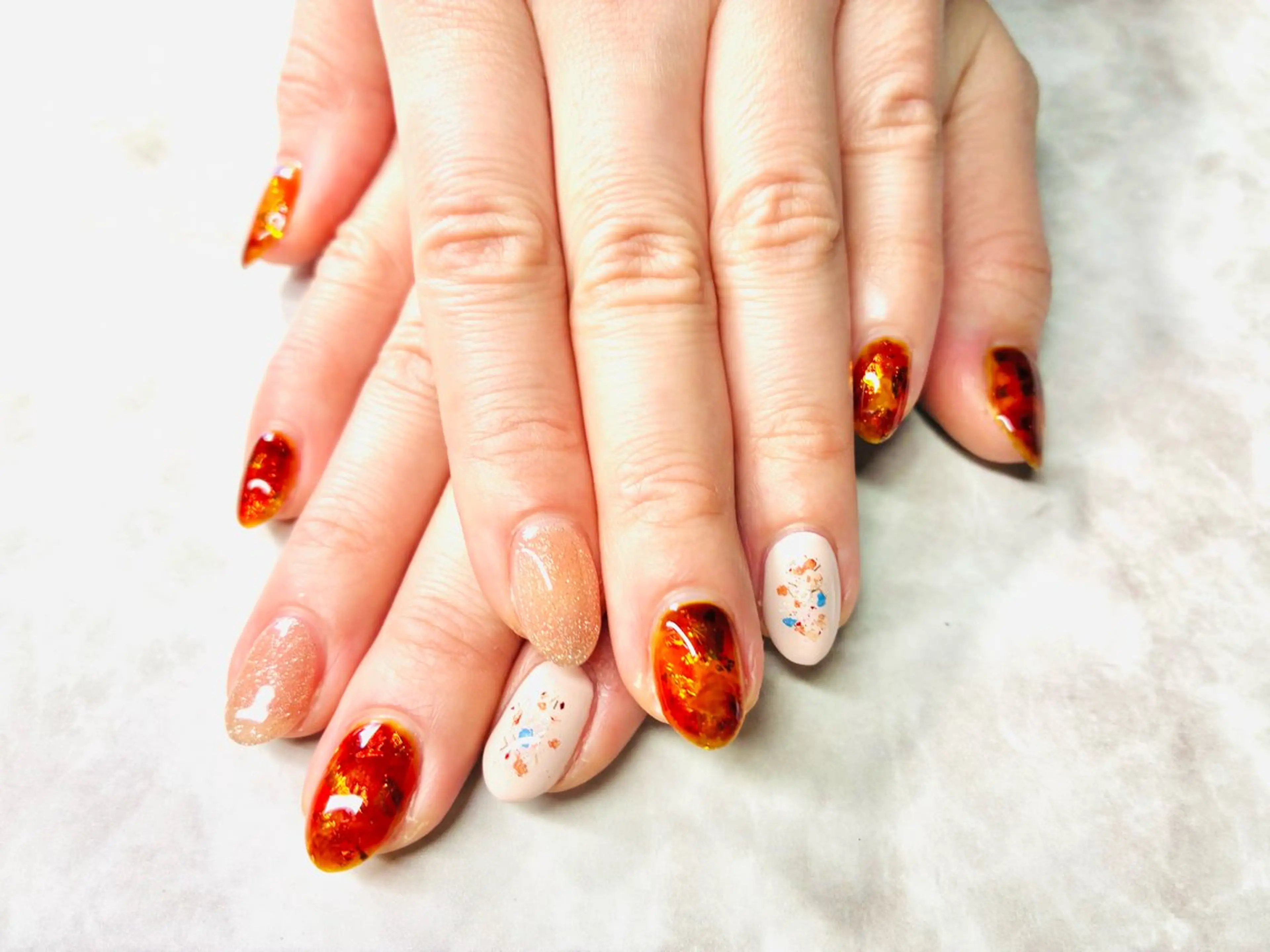 ネイル べっ甲ネイル フラッシュネイル ラメ(グリッター) art studio SKY/☺︎nico所属・SKY/☺︎nico エスケーワイ　ニコのネイルデザイン