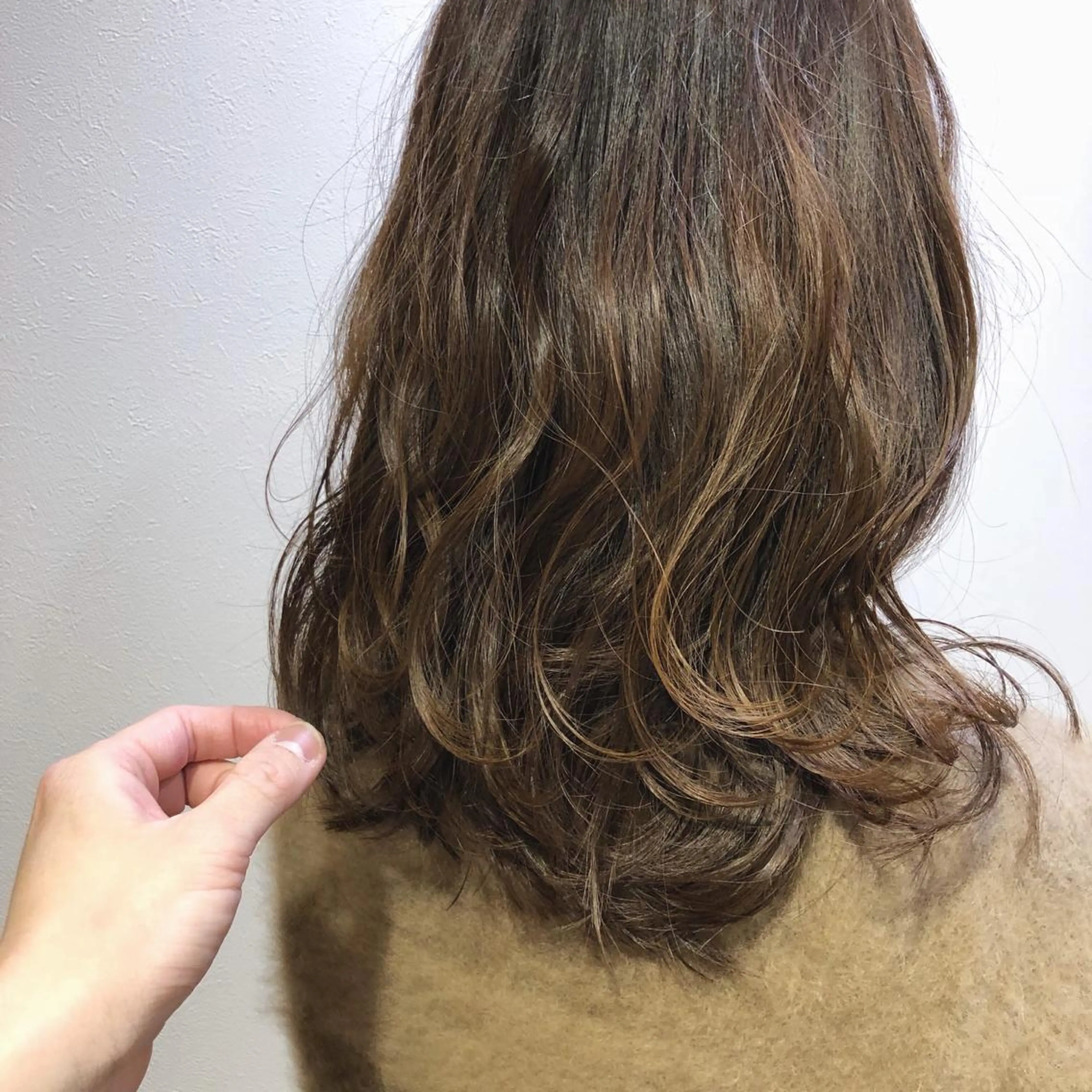 セミロング カット ヘアカラー トリートメント BLANC所属・黒崎 伸治のヘアスタイル