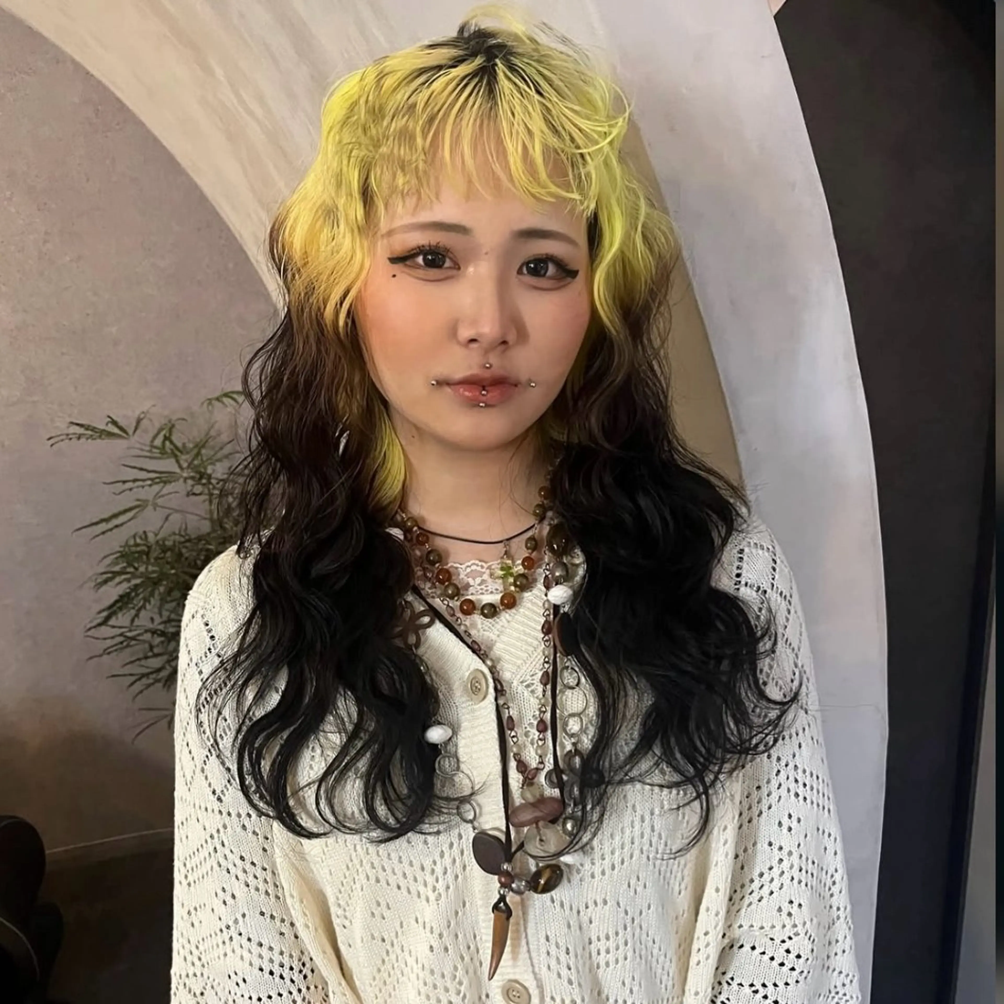 1bleach☆。.:＊・゜＋ルーツカラー🐈‍⬛🎀+うる艶トリートメント🍀の写真