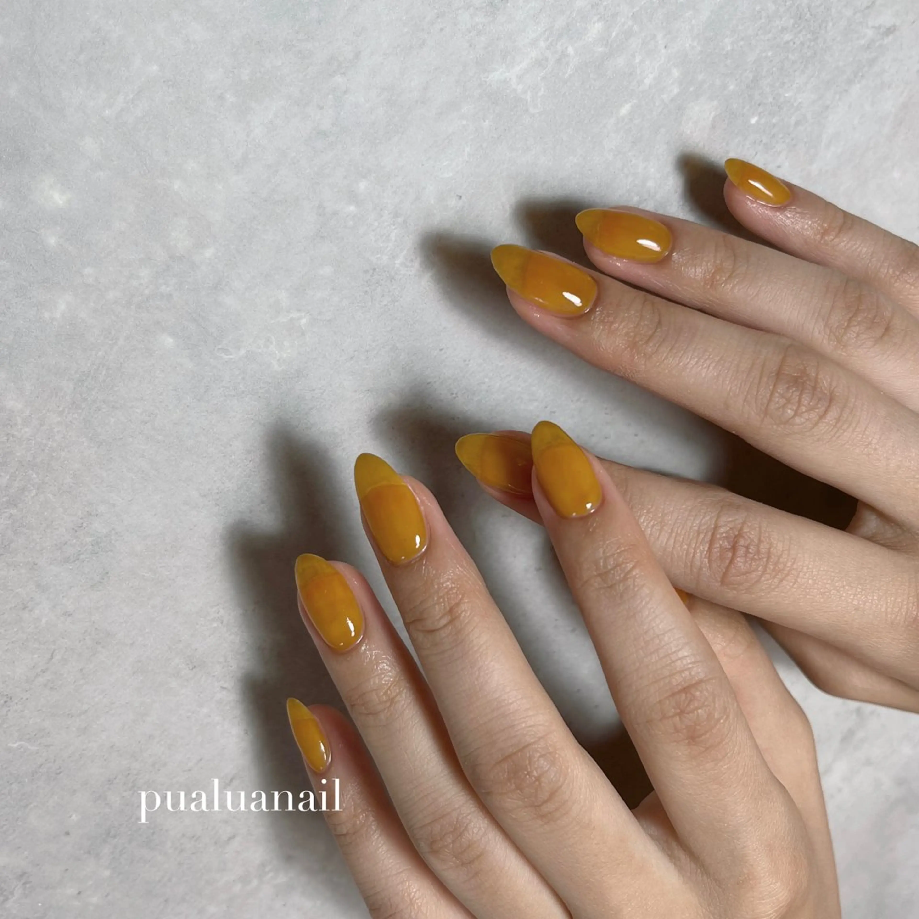 ネイル べっ甲ネイル ブラウン ニュアンスネイル 黄色 ハンドネイル pualua miharuのネイルデザイン