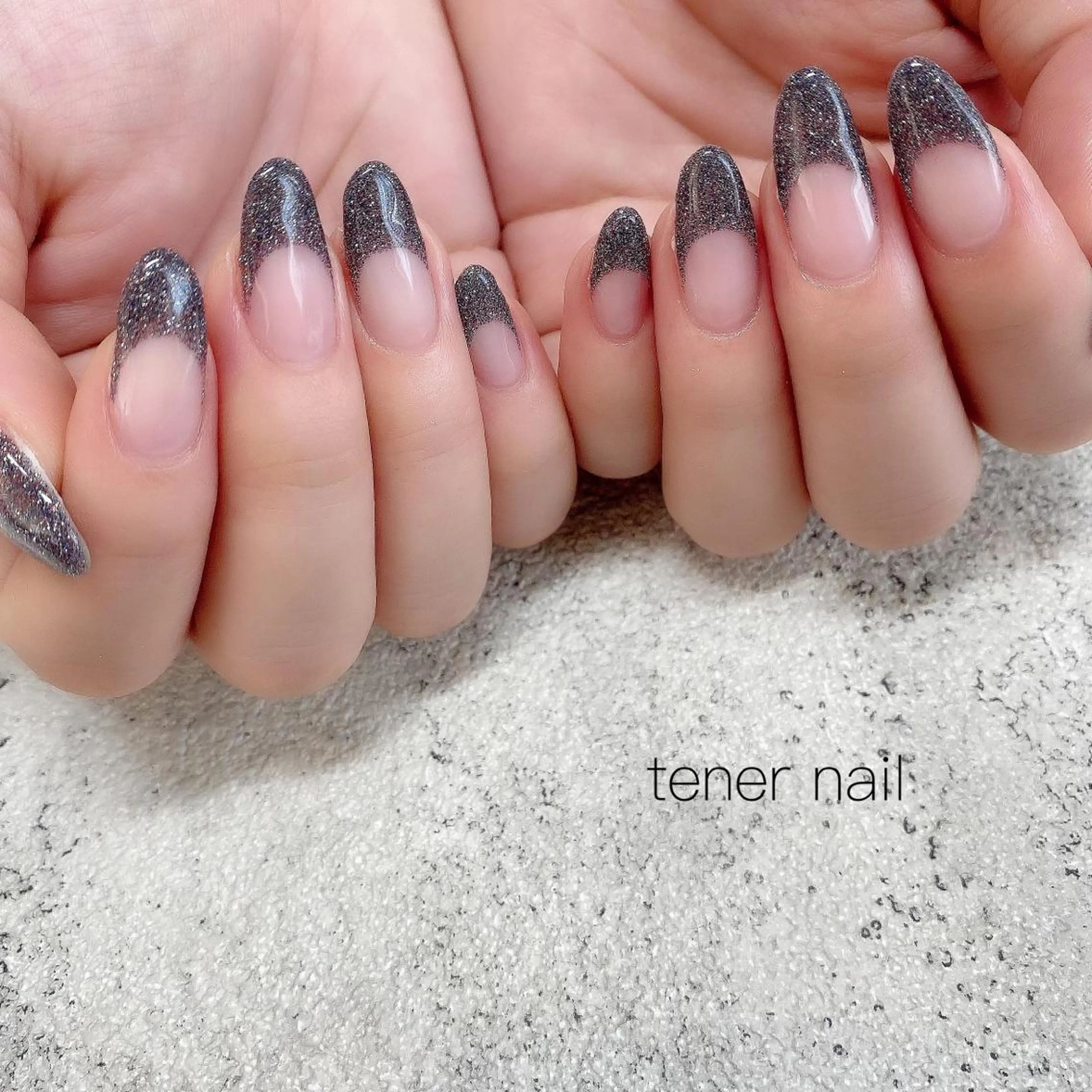 ネイル フラッシュネイル フレンチネイル ラメ(グリッター) tener  nail  テネルネイル所属・テネルネイル tener nailのネイルデザイン