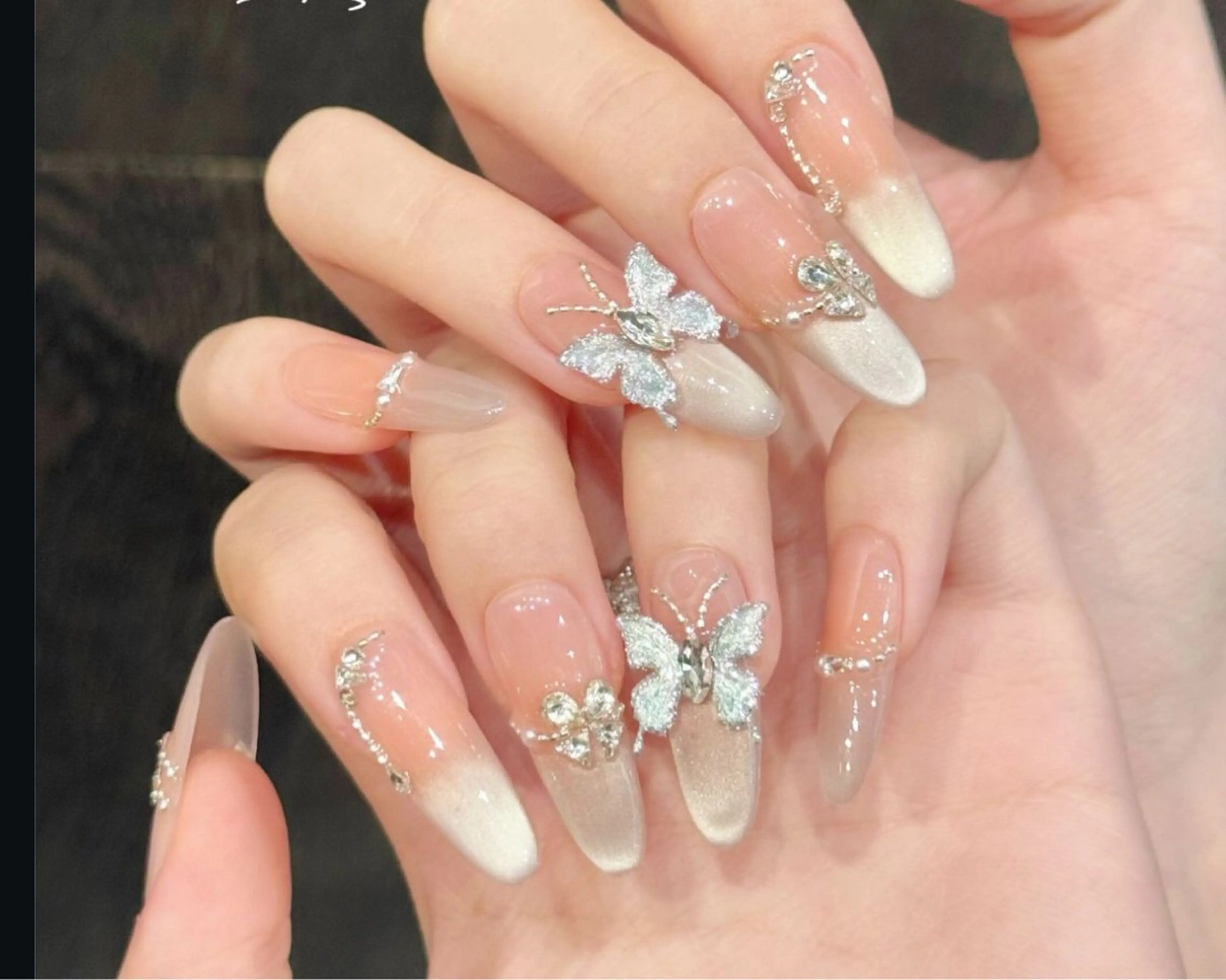 ネイル アートネイル ジェルネイル グラデーション マグネットネイル ニュアンスネイル ハンドネイル Ryu Nail Studio所属・Ryu Nail 新大久保のネイルデザイン