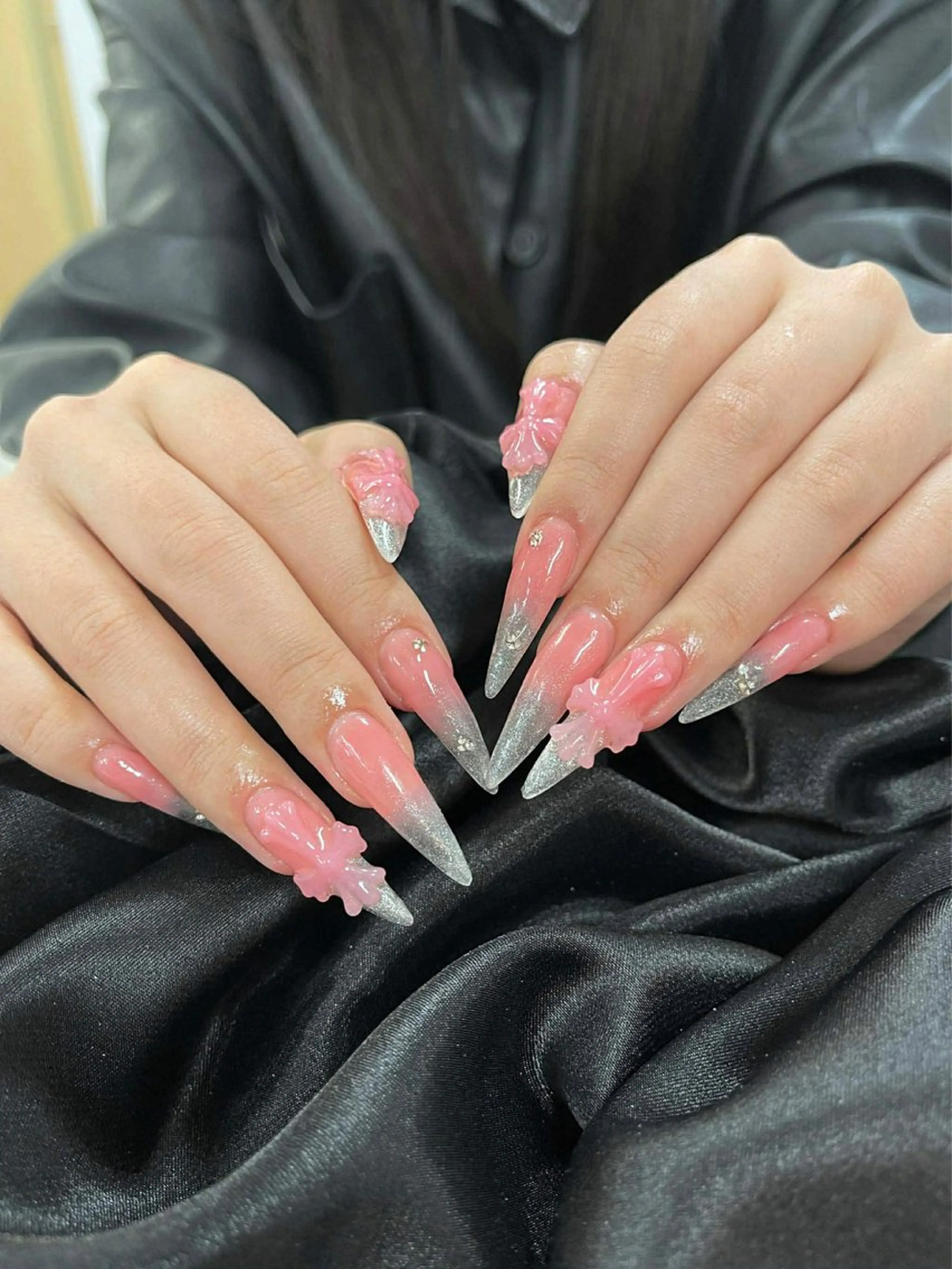 ネイル オーロラネイル ブラウン チークネイル 成人式 フットネイル Huyn Nail Studio所属・Huyn Nail Studioのネイルデザイン