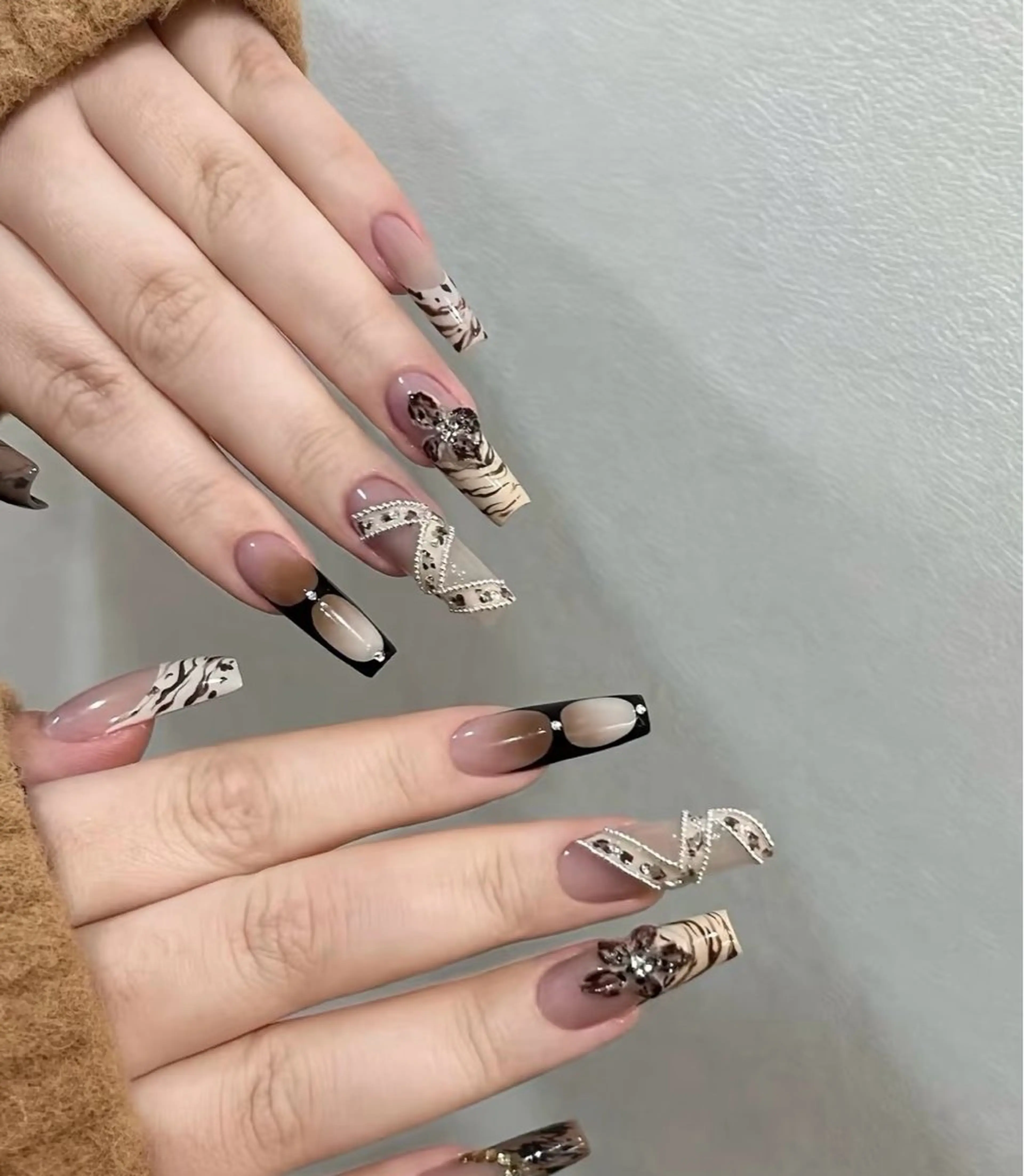 ネイル アートネイル オーロラネイル クリアネイル 長さ出し フレンチネイル 石田 恵美のネイルデザイン