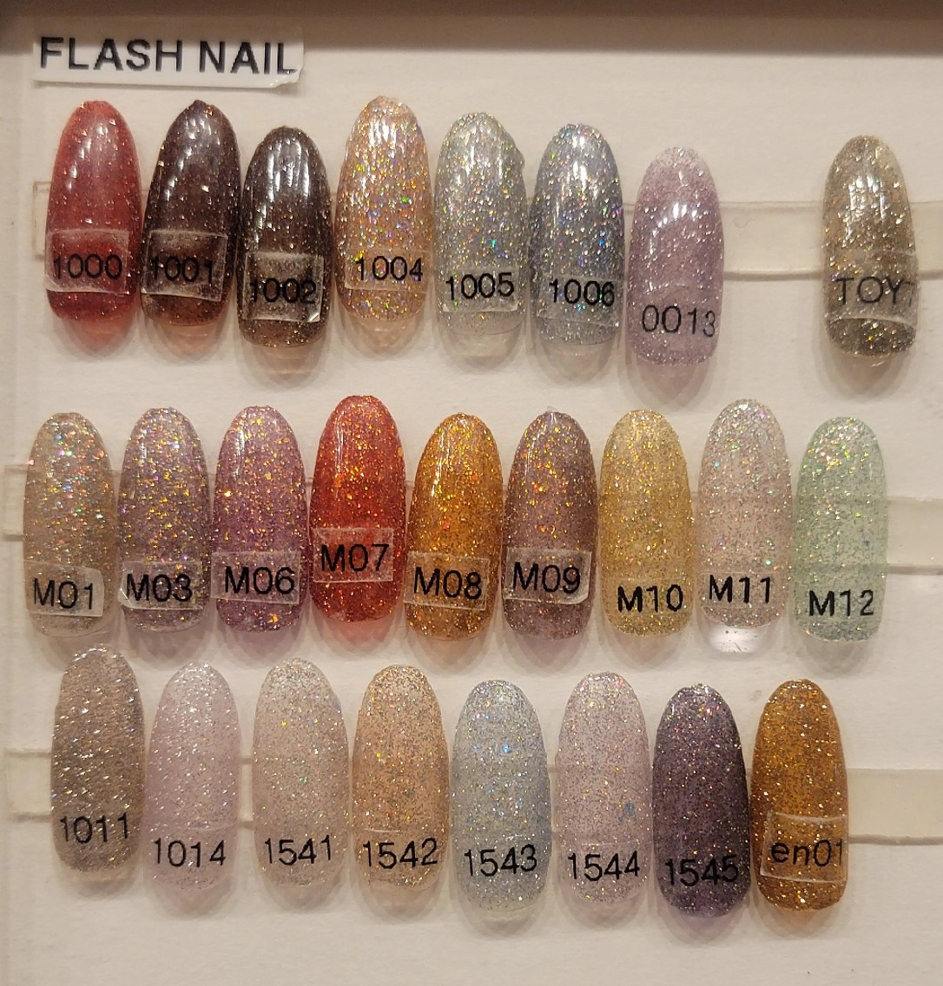 ネイル フラッシュネイル ジェルネイル ｾﾝﾀｰ南 LEGAOSともこのネイルデザイン