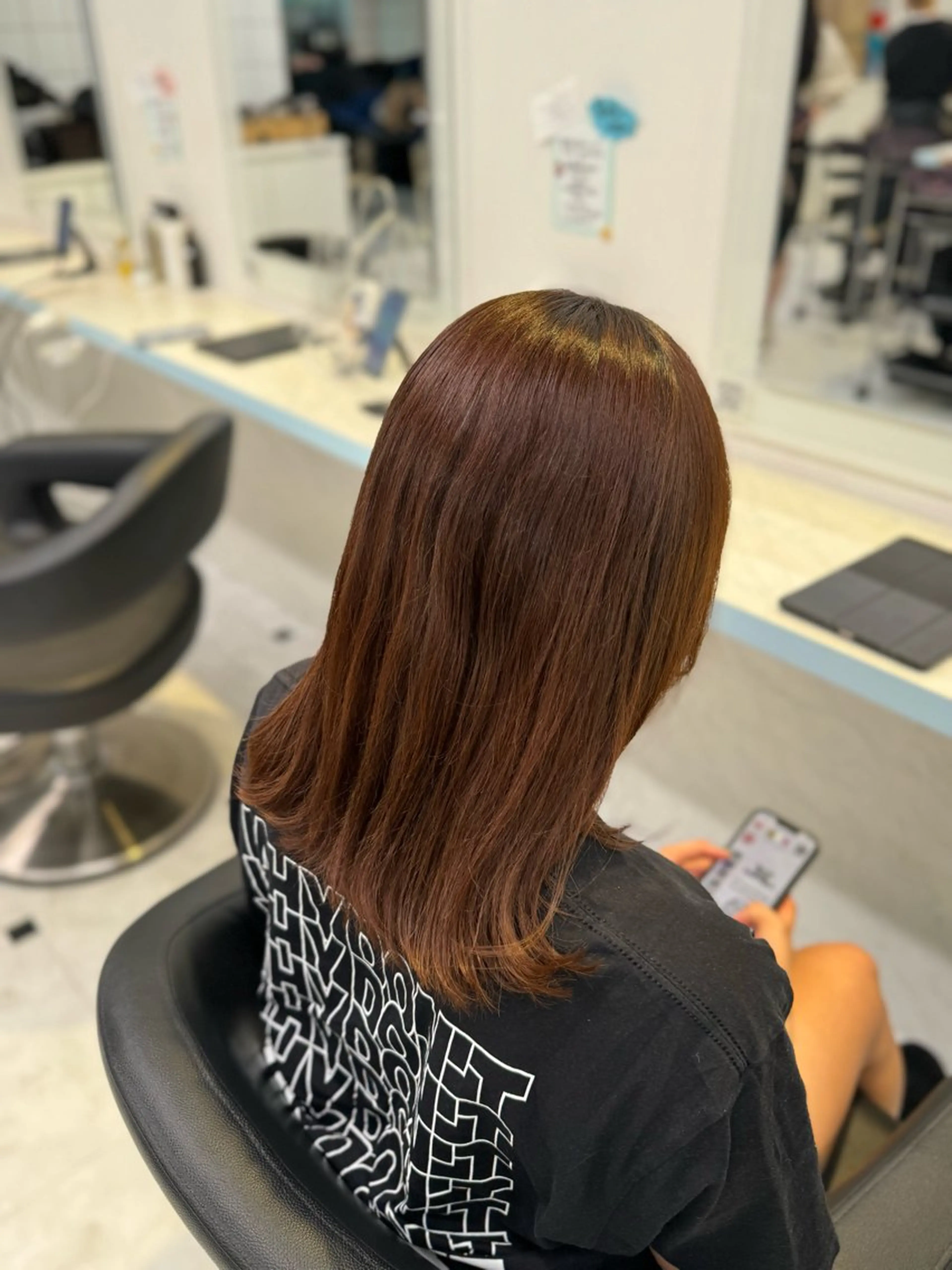 ミディアム ヘアカラー 🩷モテ髪＆透明感 🩷ミルクティー🩷のヘアスタイル