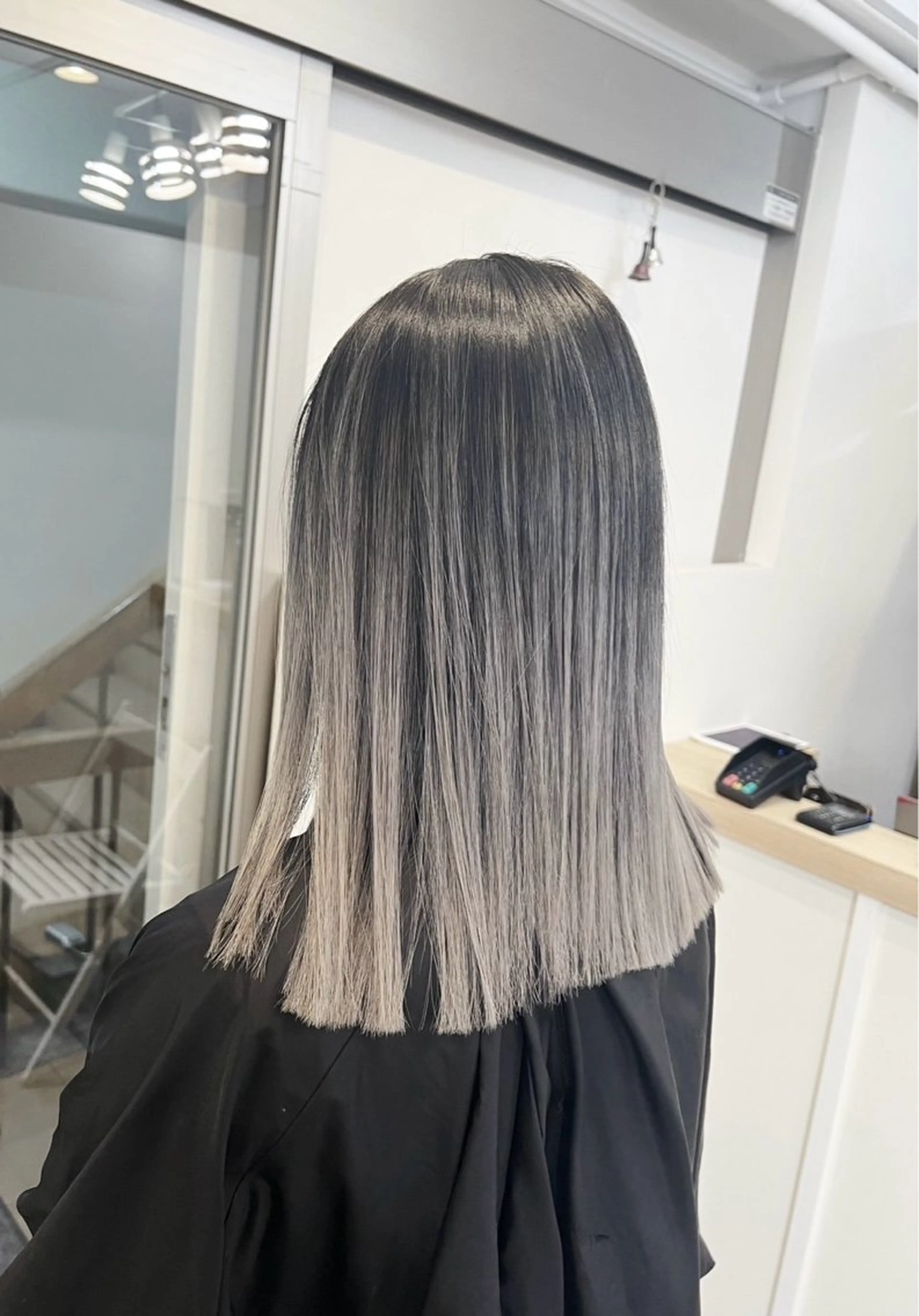 ミディアム カラー バレイヤージュ グレージュ レイヤーカット ヘアカラー トリートメント ROBIN所属・指名数No.1 /NAOYAのヘアスタイル