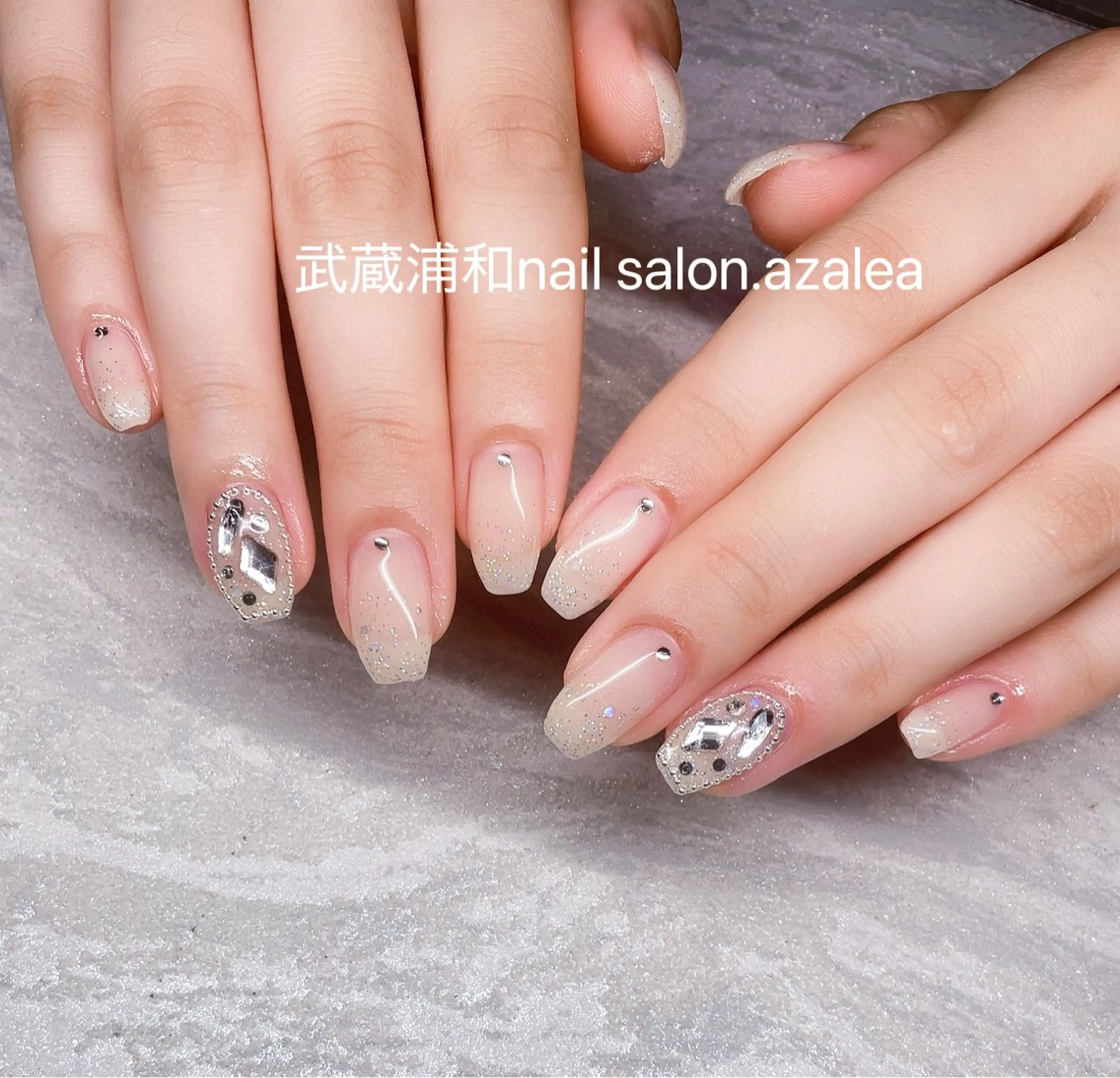 ネイル ハンドネイル R inのネイルデザイン