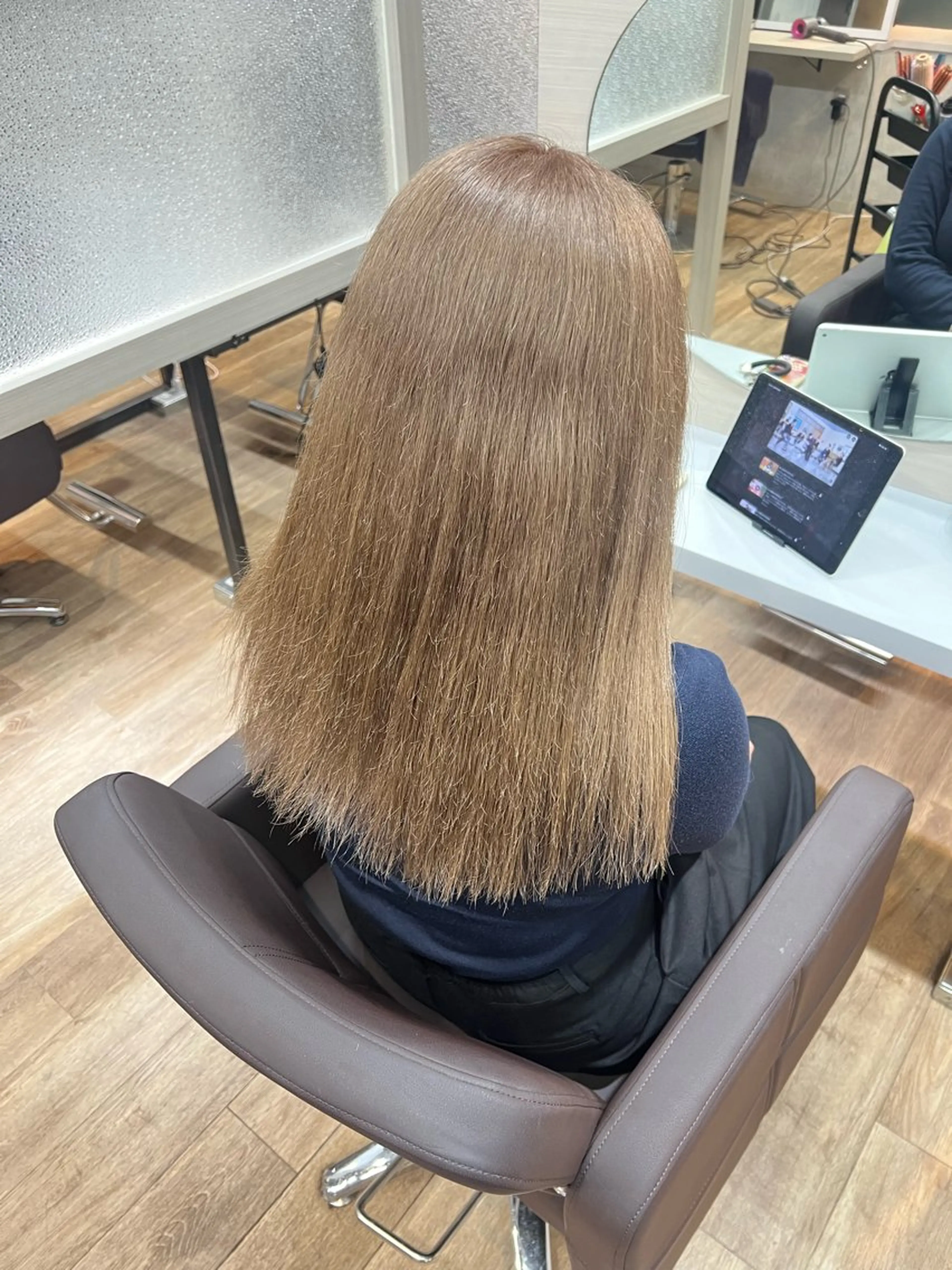 ミディアム カラー ヘアカラー トリートメント AIRI/難波/ ハイトーン/髪質改善のヘアスタイル