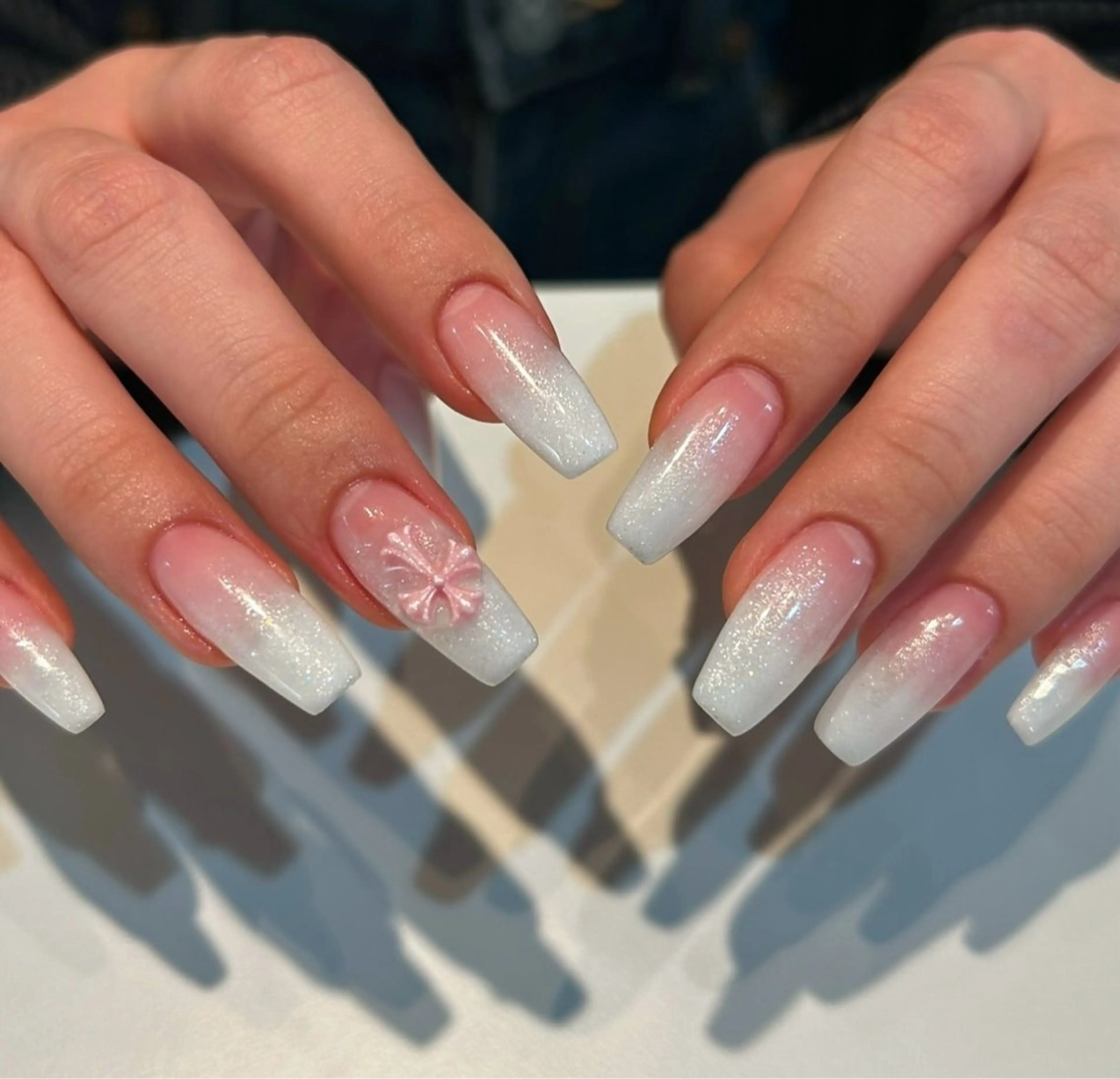 ネイル グラデーション キラキラネイル ワンカラーネイル 冬ネイル Jenn Nail Salonのネイルデザイン