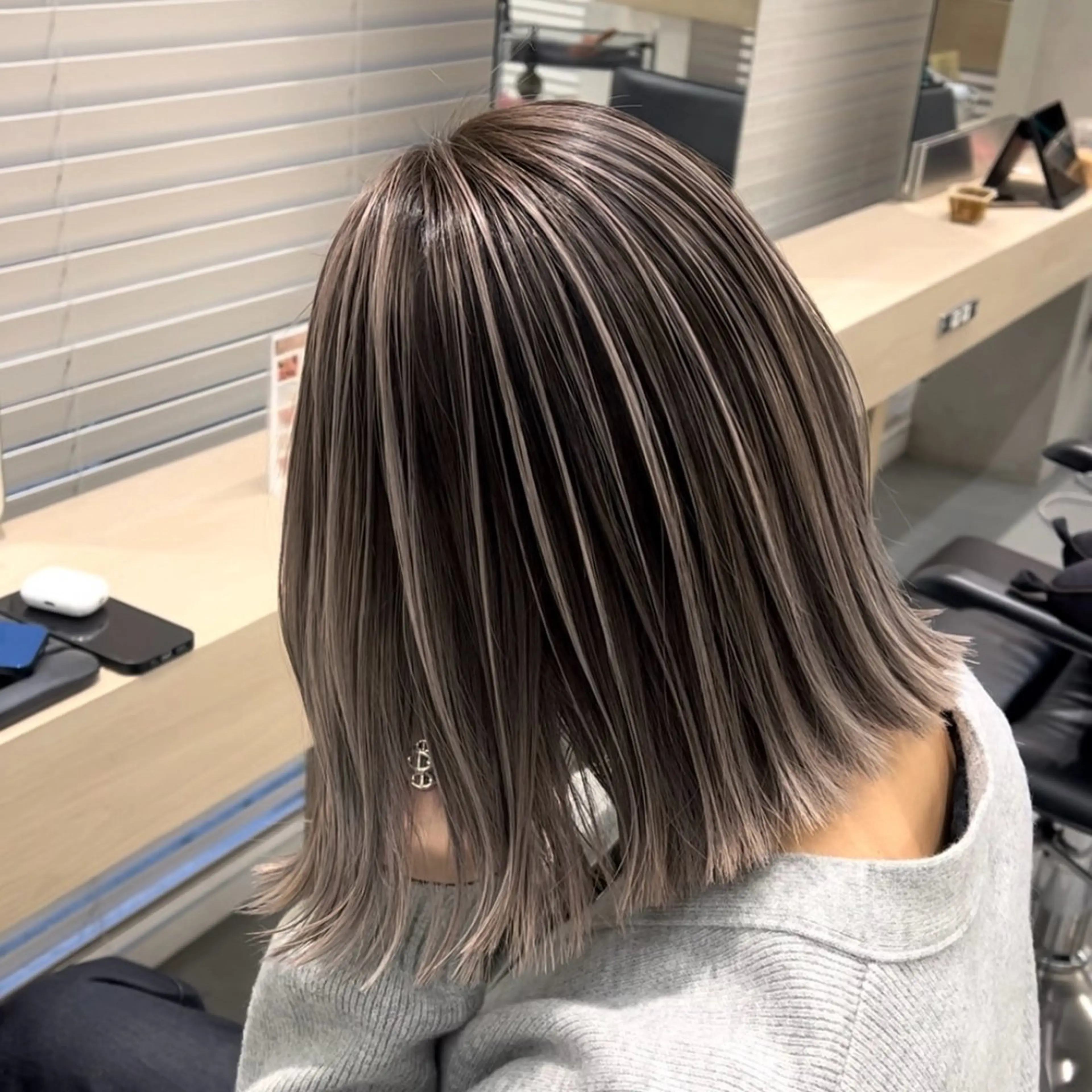 ショート レイヤーカット カット ヘアカラー 小林 竜弥のヘアスタイル