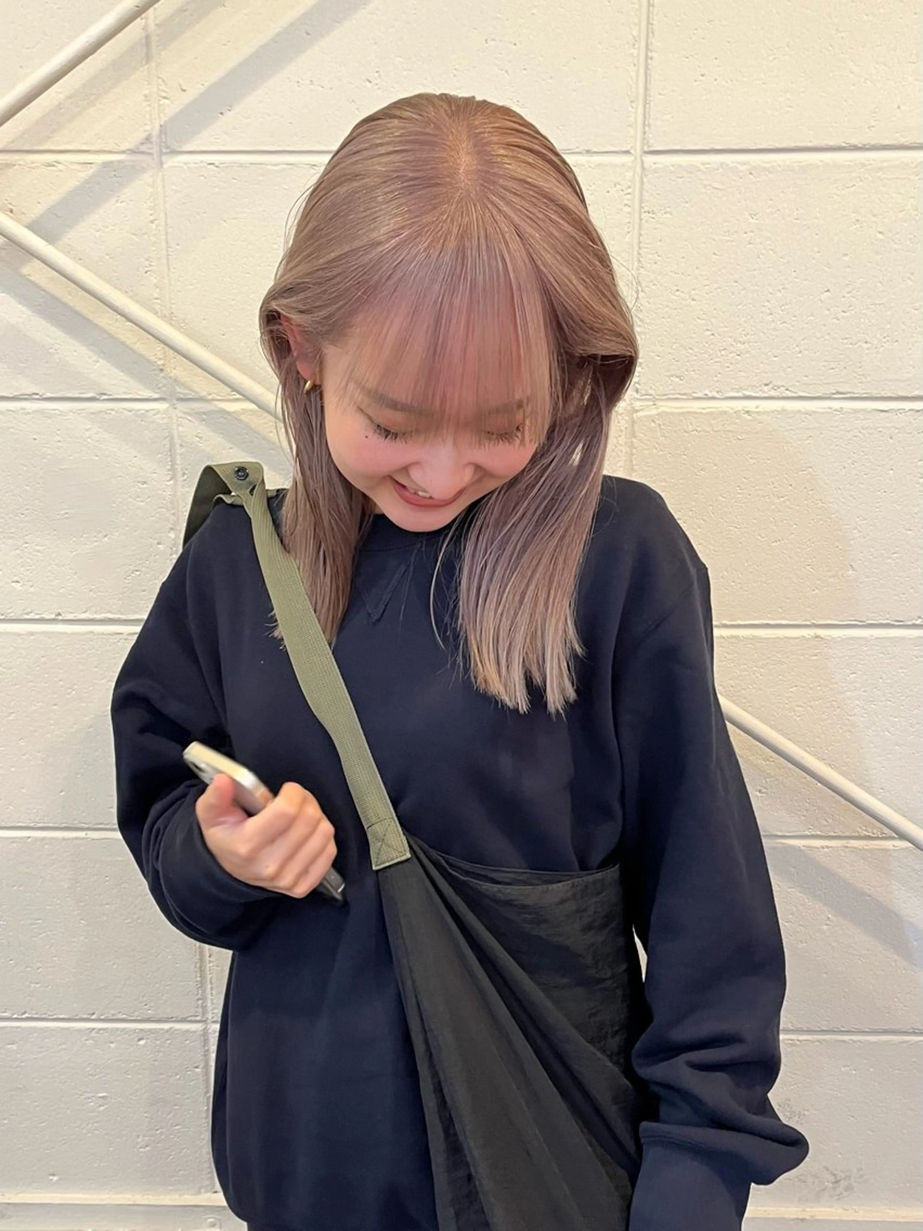 ミディアム カラー ベージュカラー ブリーチ ケアブリーチ トリートメント カット ヘアカラー トリートメント iru所属・レイヤーカット/ ハイトーン/mikiのヘアスタイル