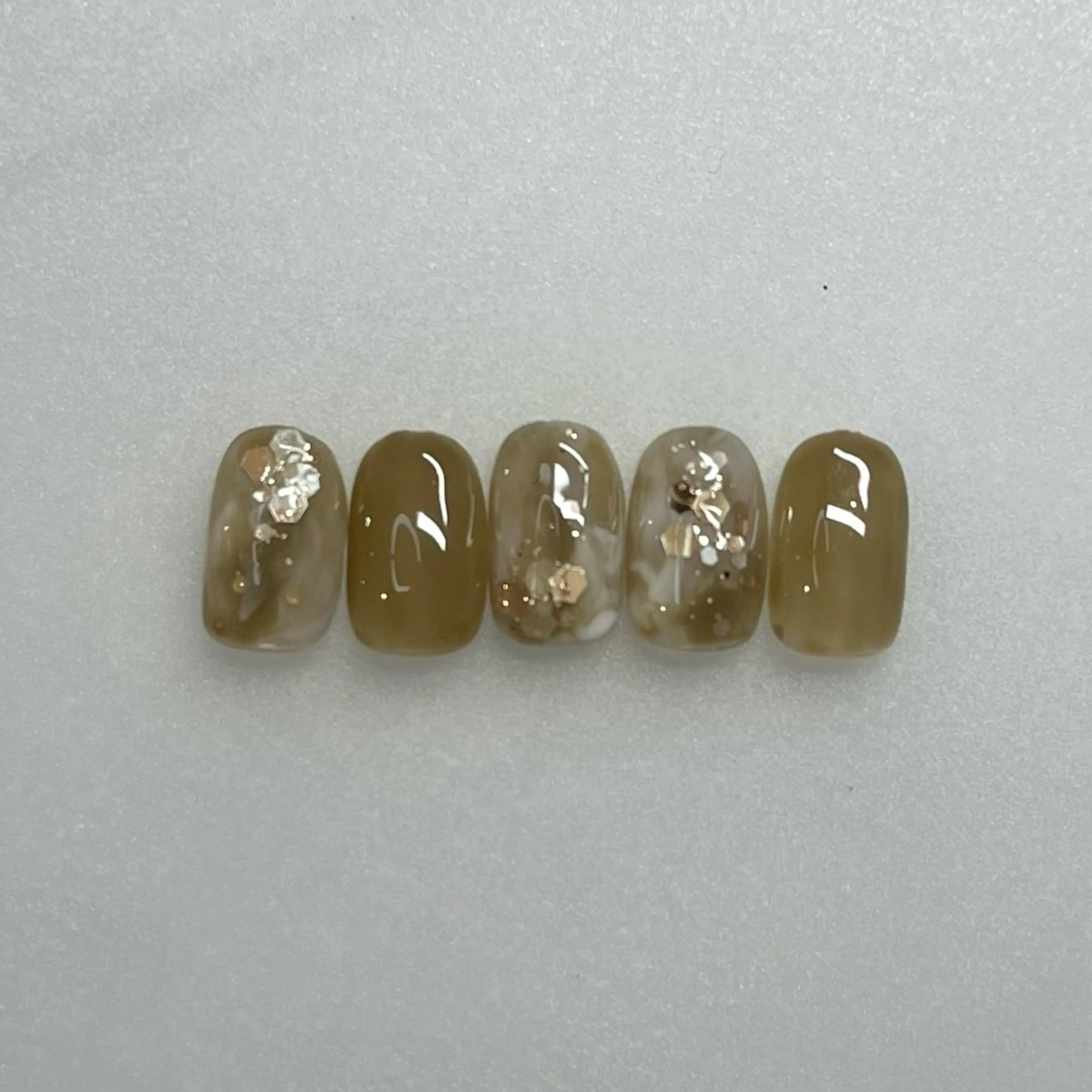 ネイル ANNE梅田ALLYS店所属・村上 カンナのネイルデザイン