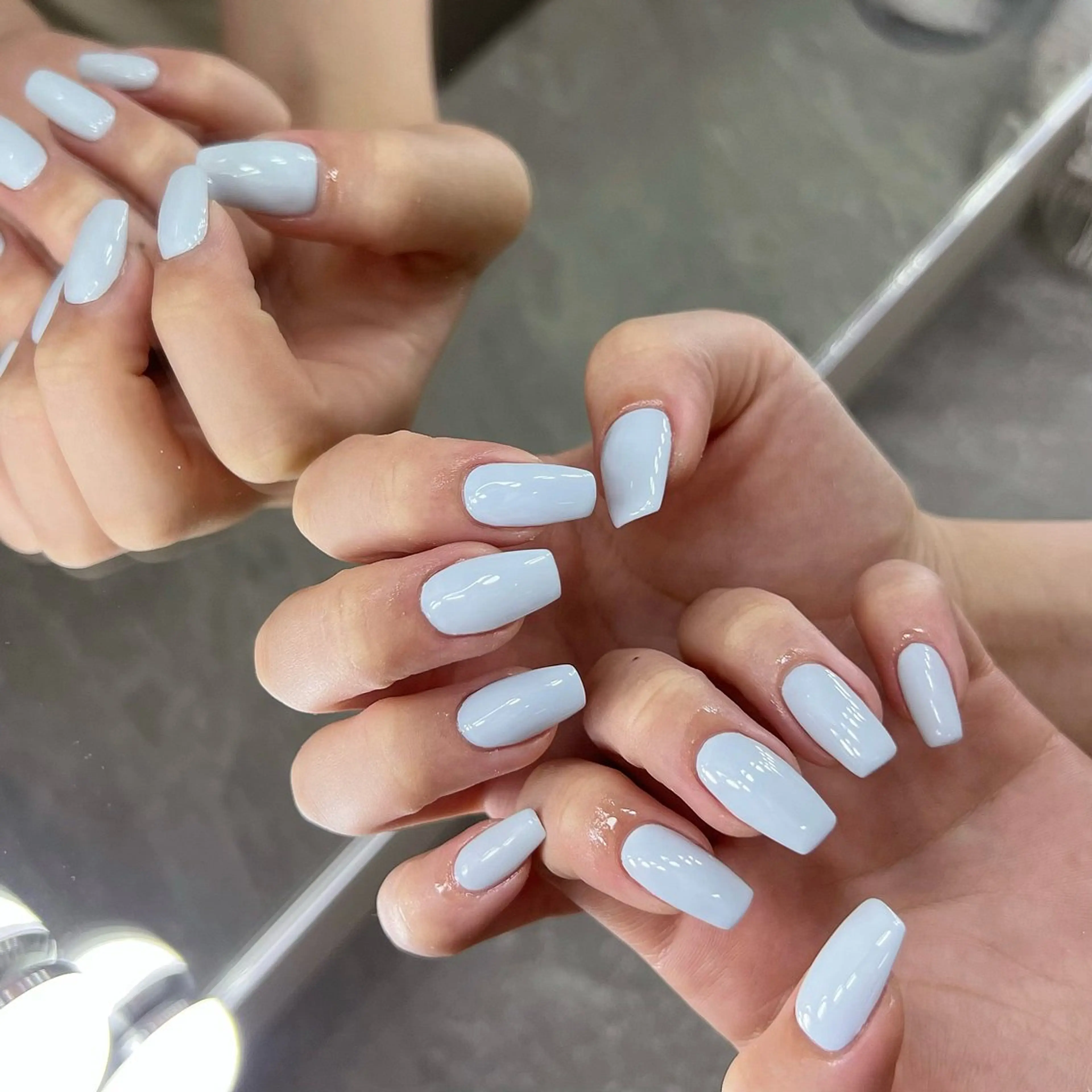 ネイル ブルー ワンカラーネイル シンプルネイル 夏ネイル ハンドネイル フットネイル GRANDE大須 栄/店長 aki🌙のネイルデザイン