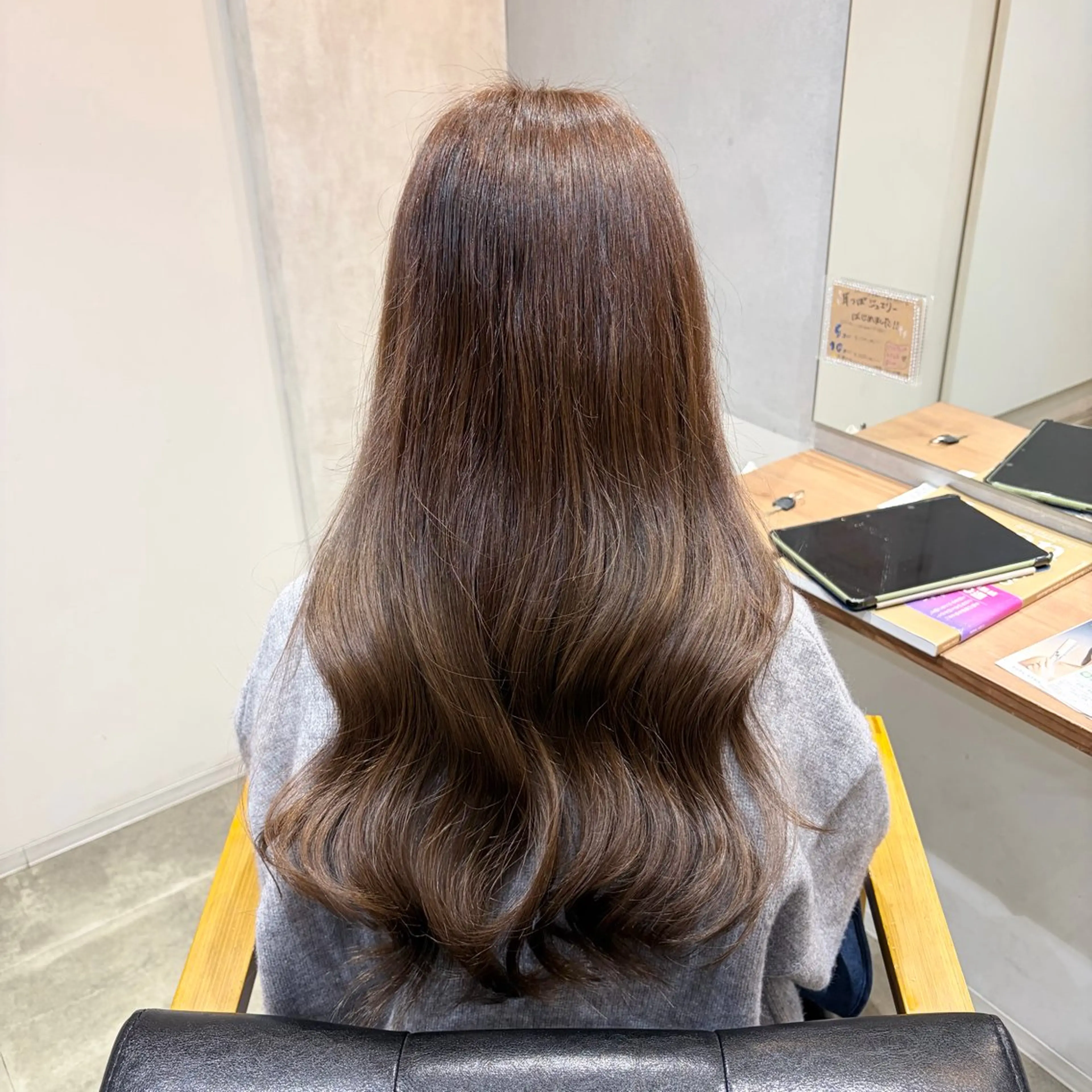 カラー 杉田 理胡のヘアスタイル