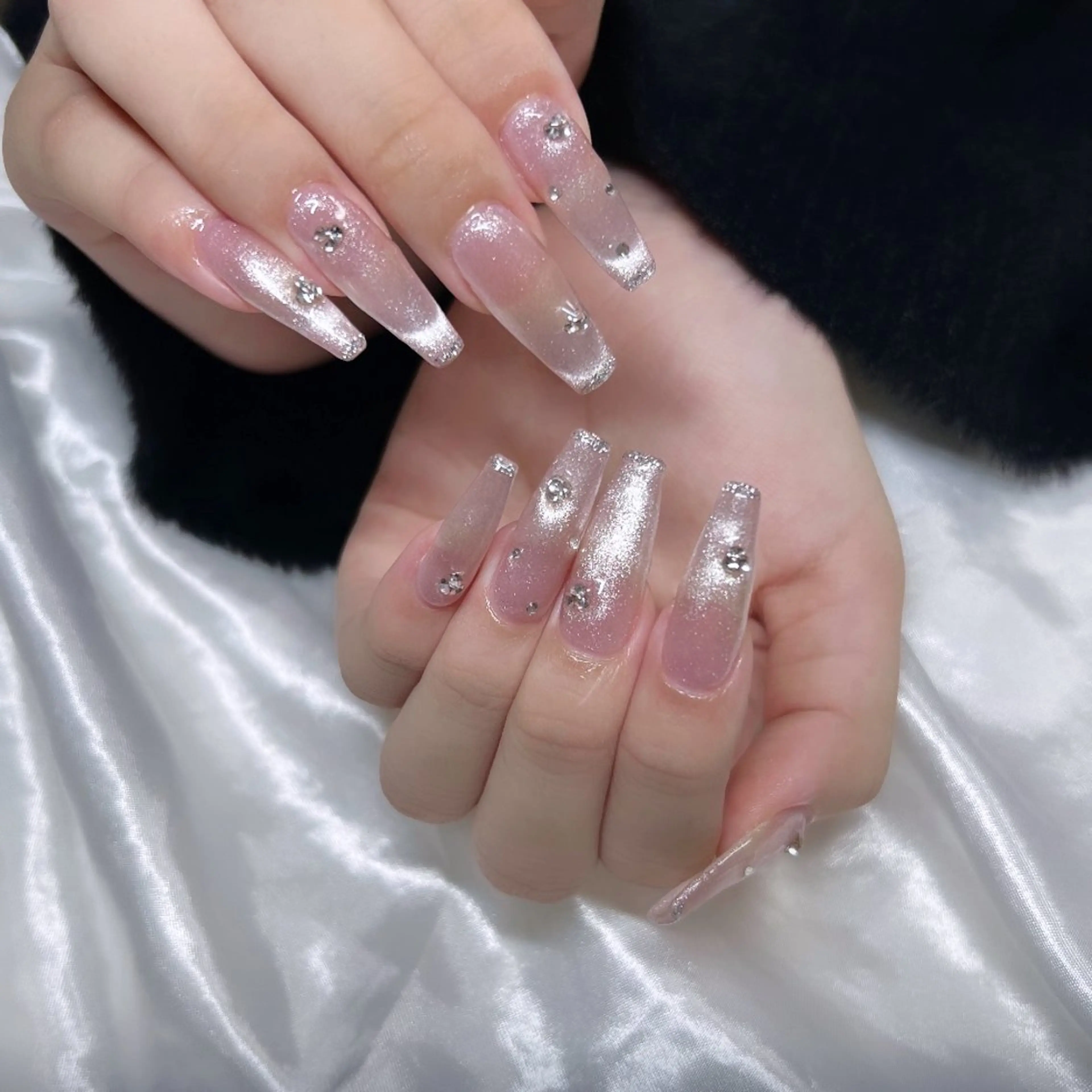 ネイル ストーンネイル ハンドネイル Nail Salon Ćuu所属・Ćuu Nail kahoのネイルデザイン