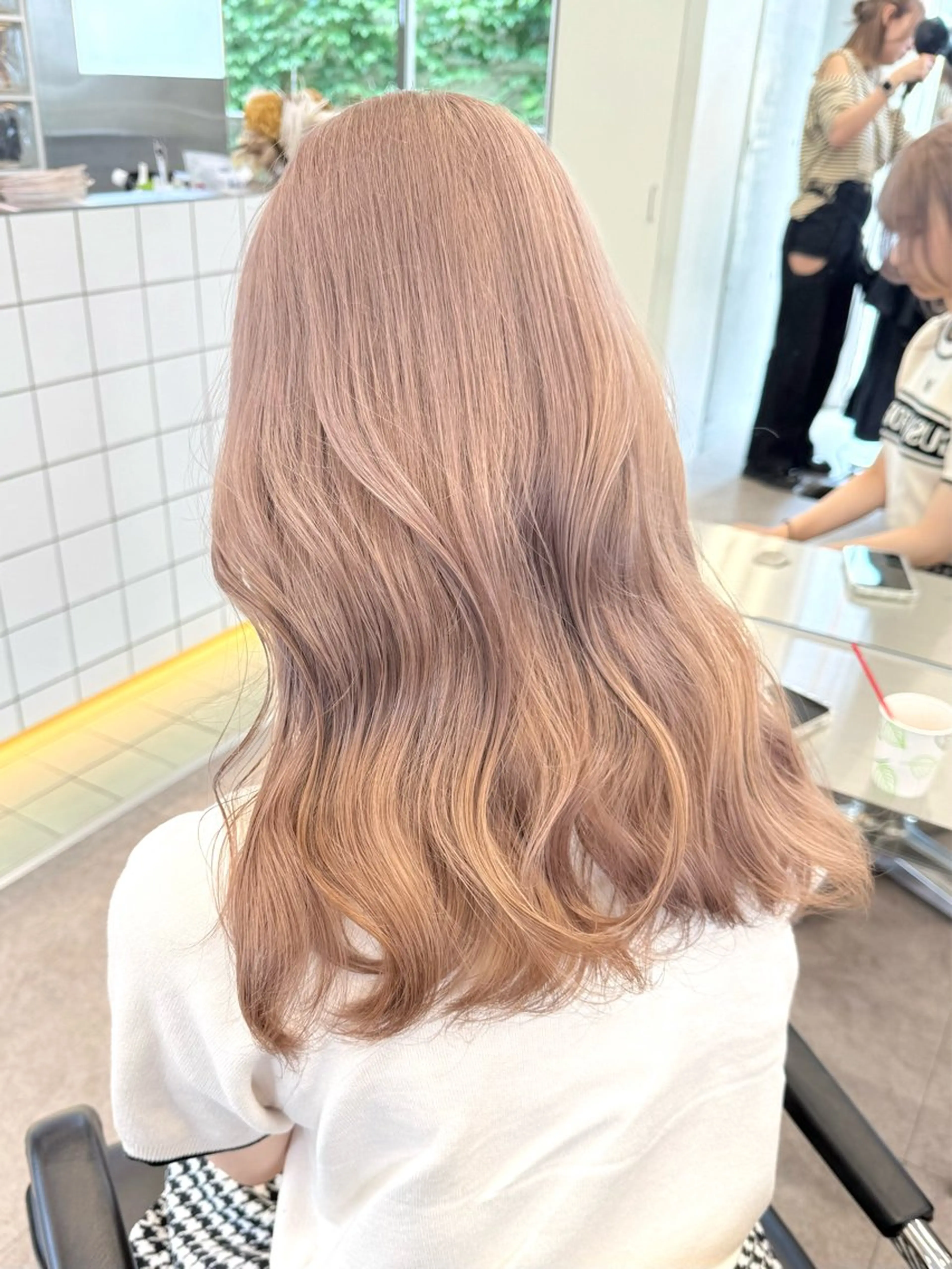 セミロング カラー ヘアアレンジ ブリーチカラー💫 Miku🫶🏻のヘアスタイル