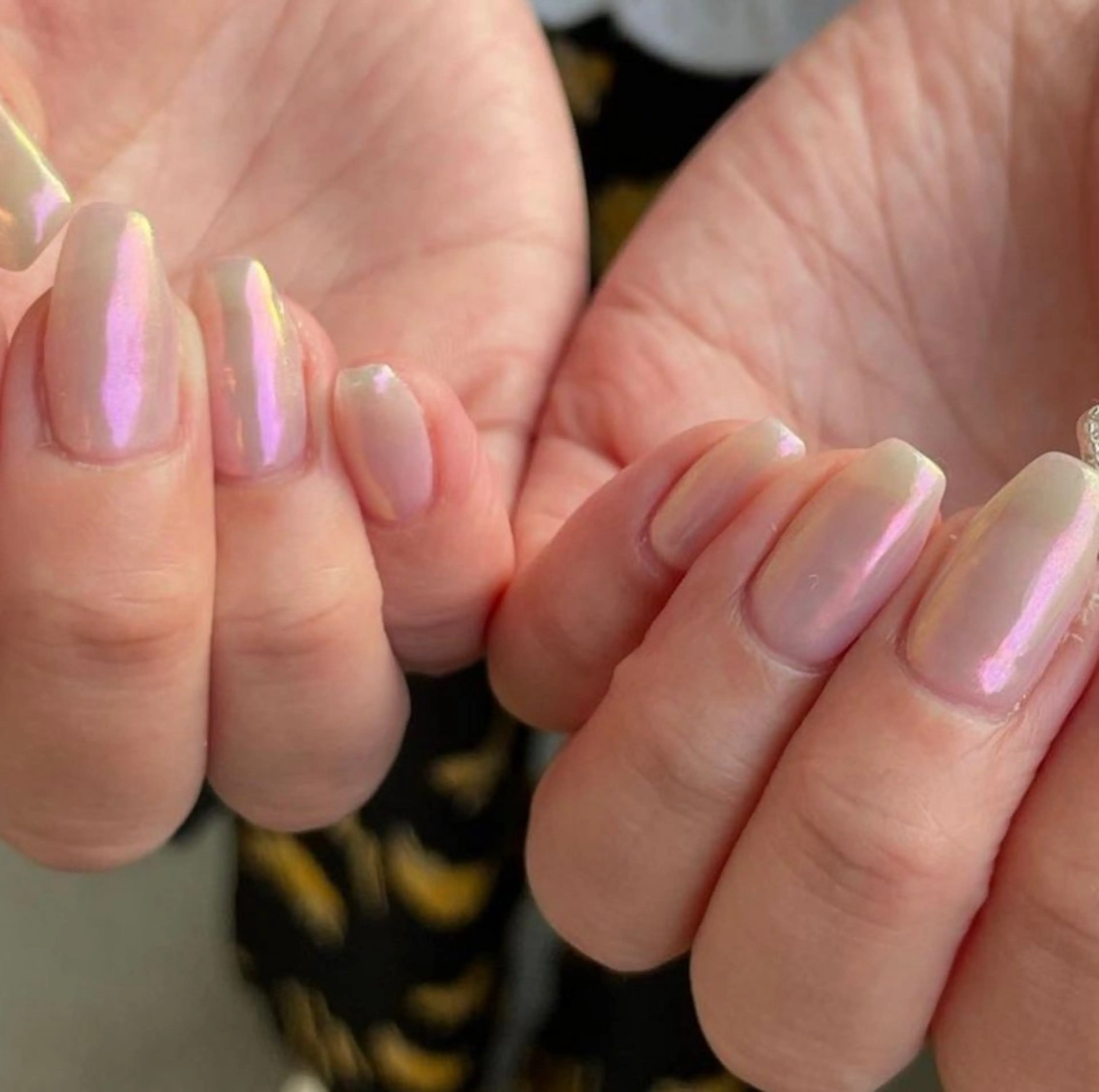 ハンドネイル♡ミラーワンカラー＋ベースカラー塗布の写真