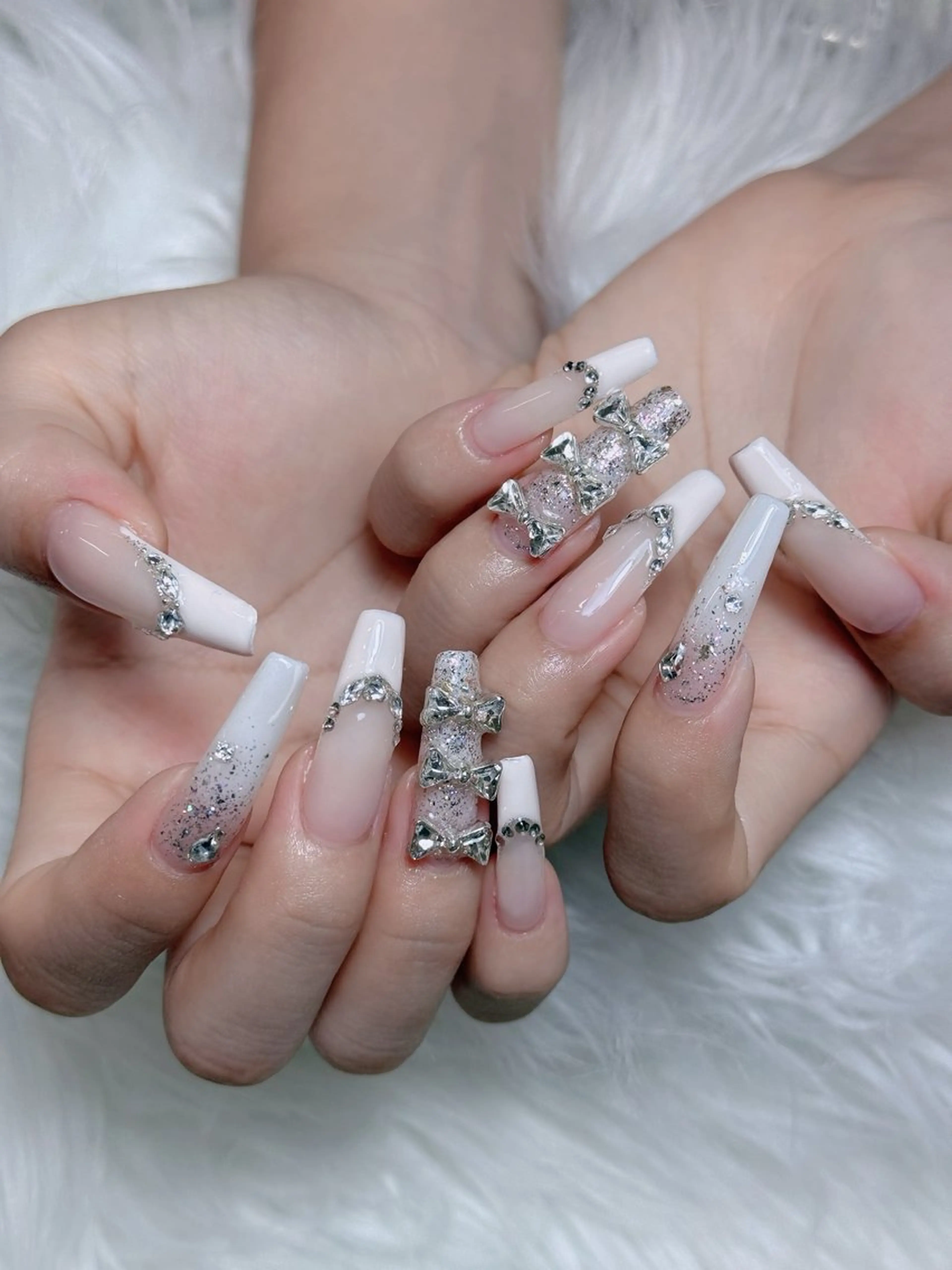 ネイル オーロラネイル チークネイル フットネイル フレンチネイル 韓国ネイル ハンドネイル Lumi Nailのネイルデザイン